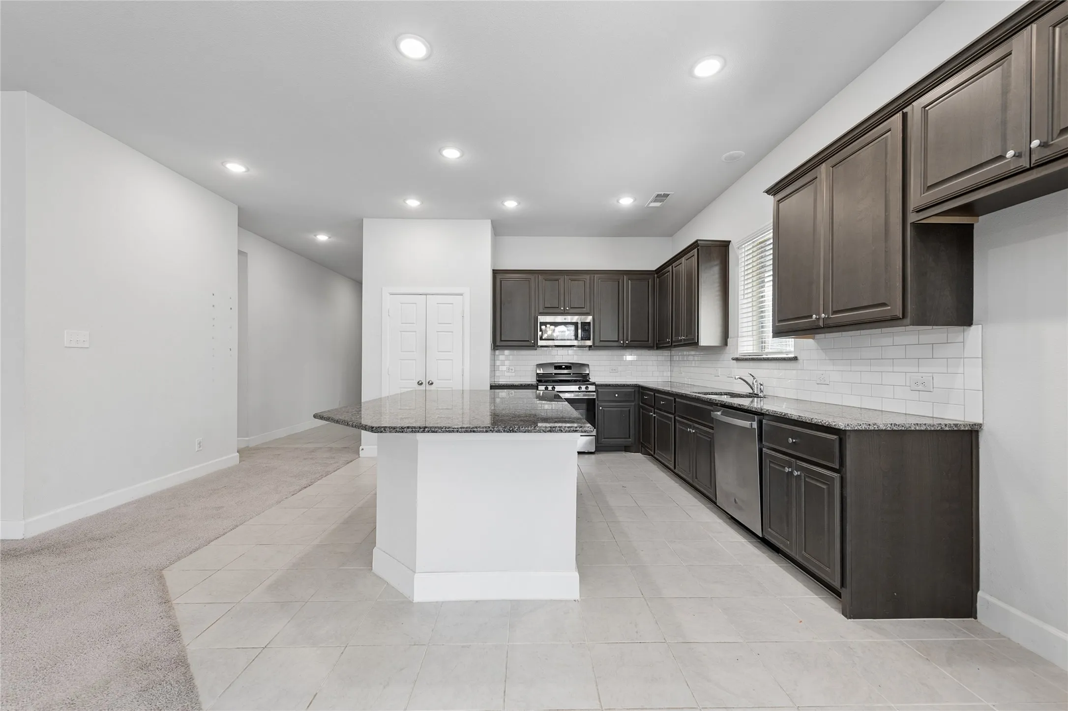 Single Family Residence For Rent in Kaufman County , 1852 Arbor Drive, Forney, Texas 75126, 4 Bedroom, 3 Bathroom, 2 Garage spaces, 2,162 Sqft, built in 2021, mls#21366124, Real Estate Agent in Forney, Homes For Rent in Kaufman county, Homes For Rent in Forney, Realtor in Forney Texas, Real Estate Brokerage Independent Realty Texas, Luminita Cordes Realtor