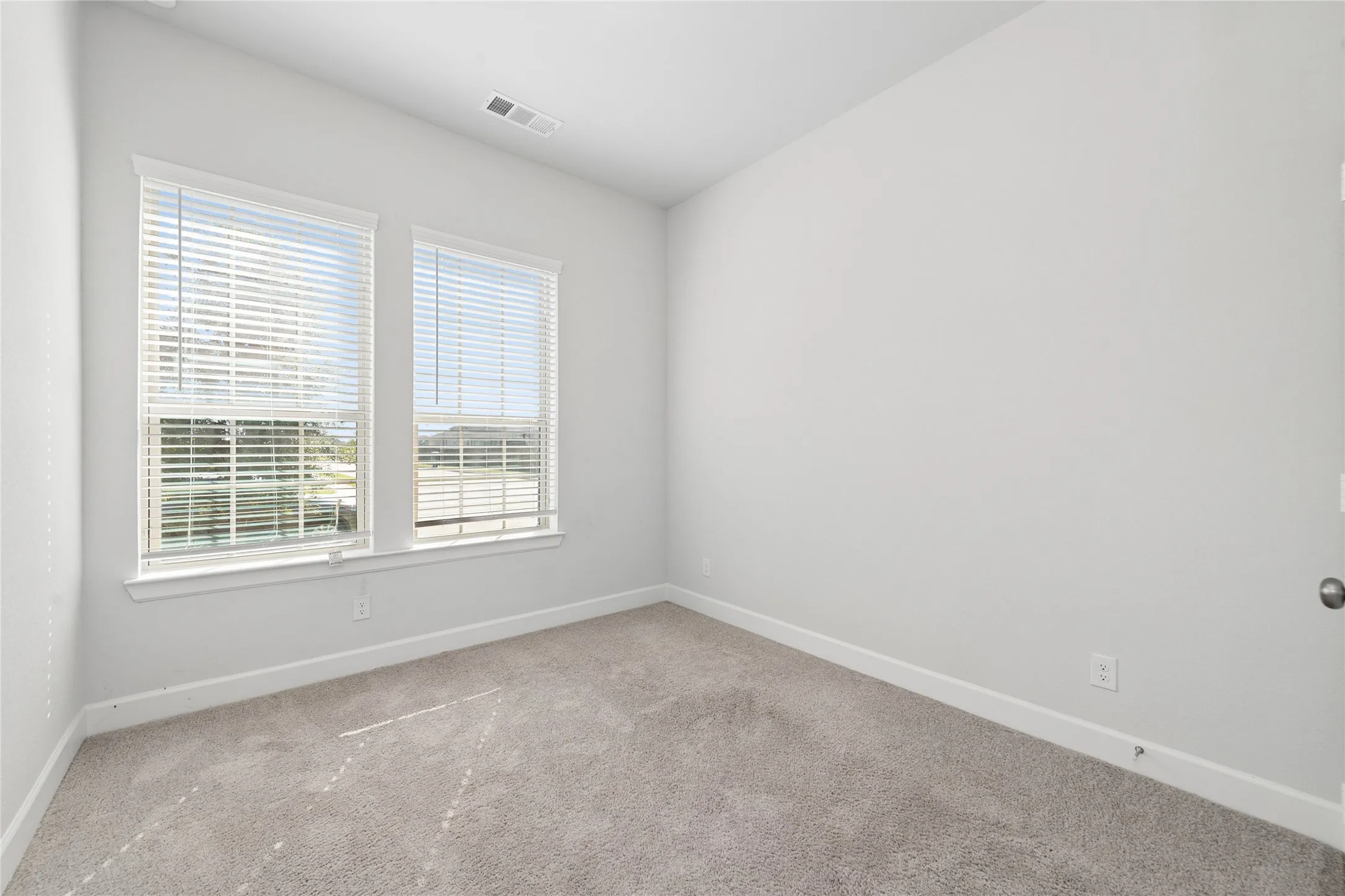 Single Family Residence For Rent in Kaufman County , 1852 Arbor Drive, Forney, Texas 75126, 4 Bedroom, 3 Bathroom, 2 Garage spaces, 2,162 Sqft, built in 2021, mls#21366124, Real Estate Agent in Forney, Homes For Rent in Kaufman county, Homes For Rent in Forney, Realtor in Forney Texas, Real Estate Brokerage Independent Realty Texas, Luminita Cordes Realtor