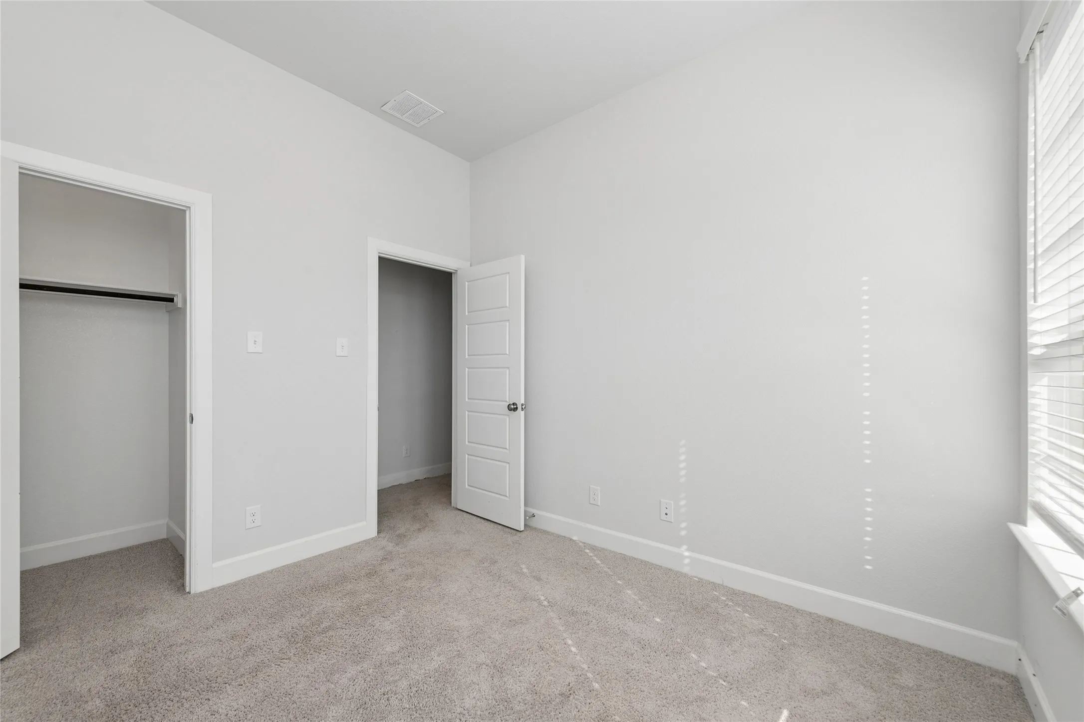 Single Family Residence For Rent in Kaufman County , 1852 Arbor Drive, Forney, Texas 75126, 4 Bedroom, 3 Bathroom, 2 Garage spaces, 2,162 Sqft, built in 2021, mls#21366124, Real Estate Agent in Forney, Homes For Rent in Kaufman county, Homes For Rent in Forney, Realtor in Forney Texas, Real Estate Brokerage Independent Realty Texas, Luminita Cordes Realtor