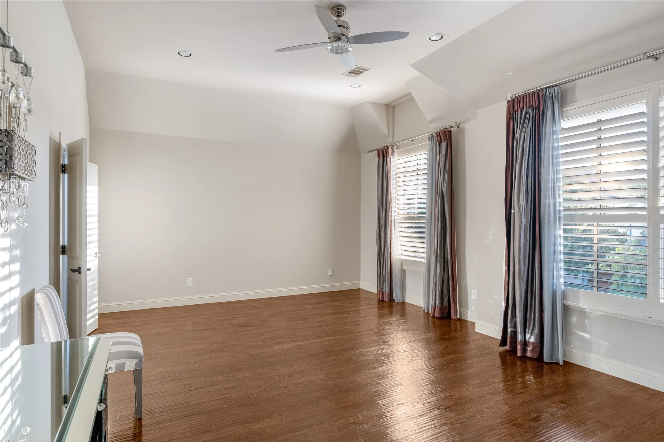 Single Family Residence For Sale in Collin County , 6208 Jacqueline Drive, Plano, Texas 75024, 4 Bedroom, 4 Bathroom, 3 Garage spaces, 4,206 Sqft, built in 2012, mls#21366088, Real Estate Agent in Plano, Homes For Sale in Collin county, Homes For Sale in Plano, Realtor in Plano Texas, Real Estate Brokerage Independent Realty Texas, Luminita Cordes Realtor
