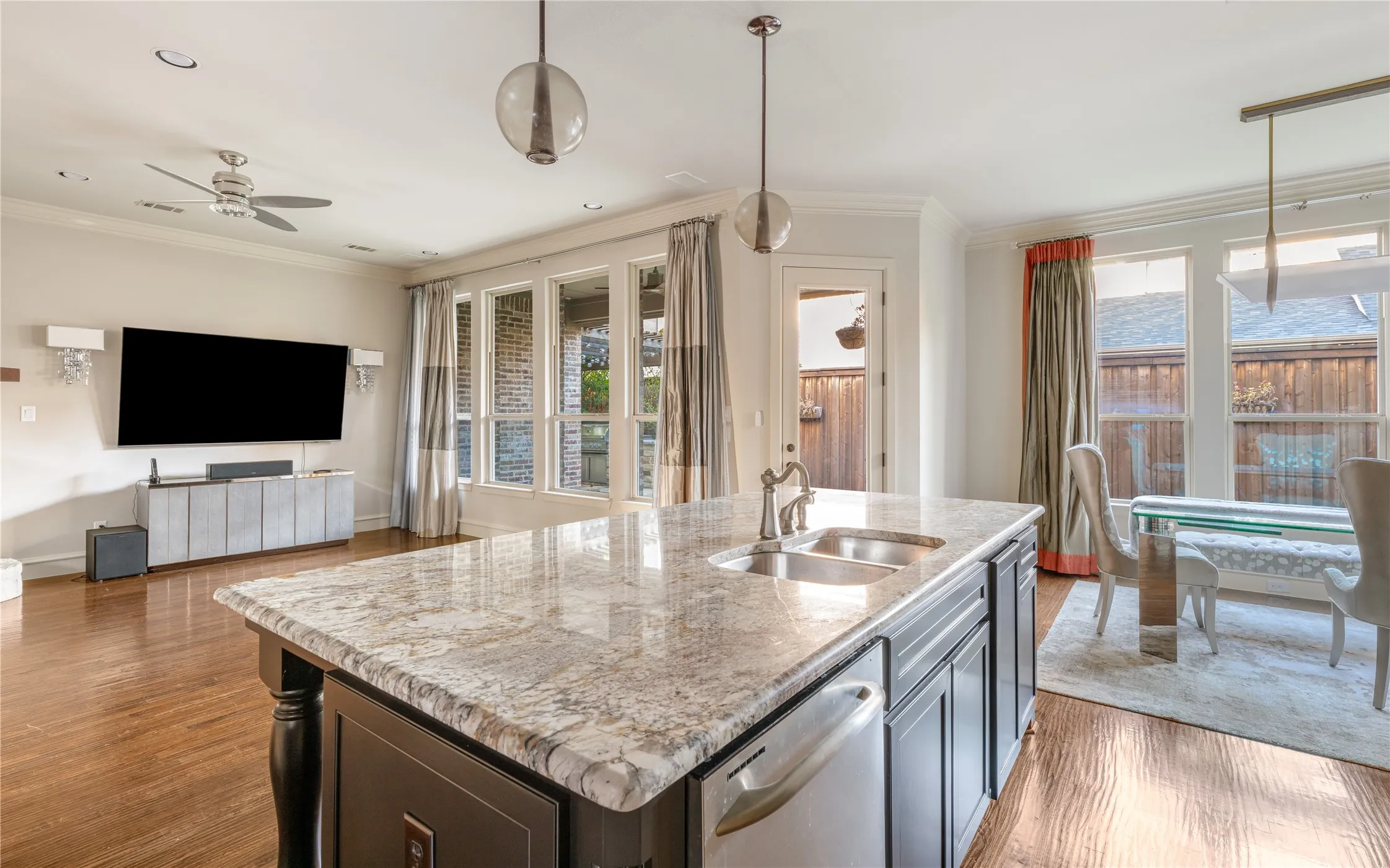 Single Family Residence For Sale in Collin County , 6208 Jacqueline Drive, Plano, Texas 75024, 4 Bedroom, 4 Bathroom, 3 Garage spaces, 4,206 Sqft, built in 2012, mls#21366088, Real Estate Agent in Plano, Homes For Sale in Collin county, Homes For Sale in Plano, Realtor in Plano Texas, Real Estate Brokerage Independent Realty Texas, Luminita Cordes Realtor