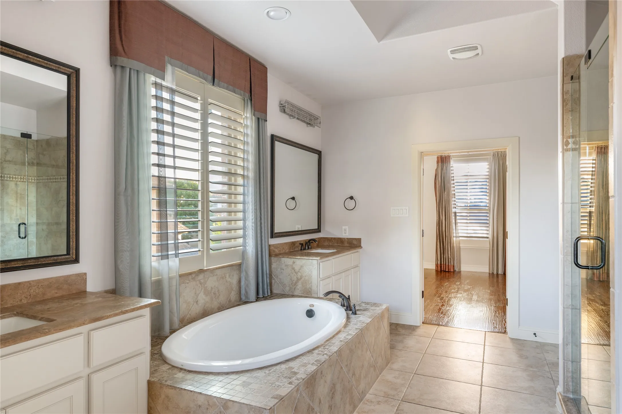 Single Family Residence For Sale in Collin County , 6208 Jacqueline Drive, Plano, Texas 75024, 4 Bedroom, 4 Bathroom, 3 Garage spaces, 4,206 Sqft, built in 2012, mls#21366088, Real Estate Agent in Plano, Homes For Sale in Collin county, Homes For Sale in Plano, Realtor in Plano Texas, Real Estate Brokerage Independent Realty Texas, Luminita Cordes Realtor