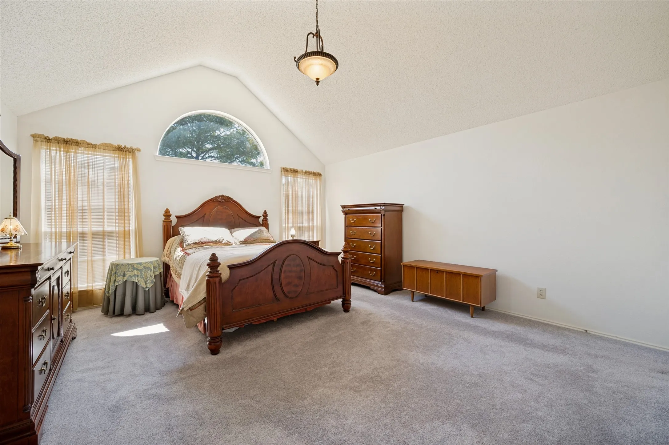 Single Family Residence For Sale in Denton County , 5917 Carroll Drive, The Colony, Texas 75056, 4 Bedroom, 2 Bathroom, 2 Garage spaces, 2,076 Sqft, built in 1991, mls#21362724, Real Estate Agent in The Colony, Homes For Sale in Denton county, Homes For Sale in The Colony, Realtor in The Colony Texas, Real Estate Brokerage Independent Realty Texas, Luminita Cordes Realtor