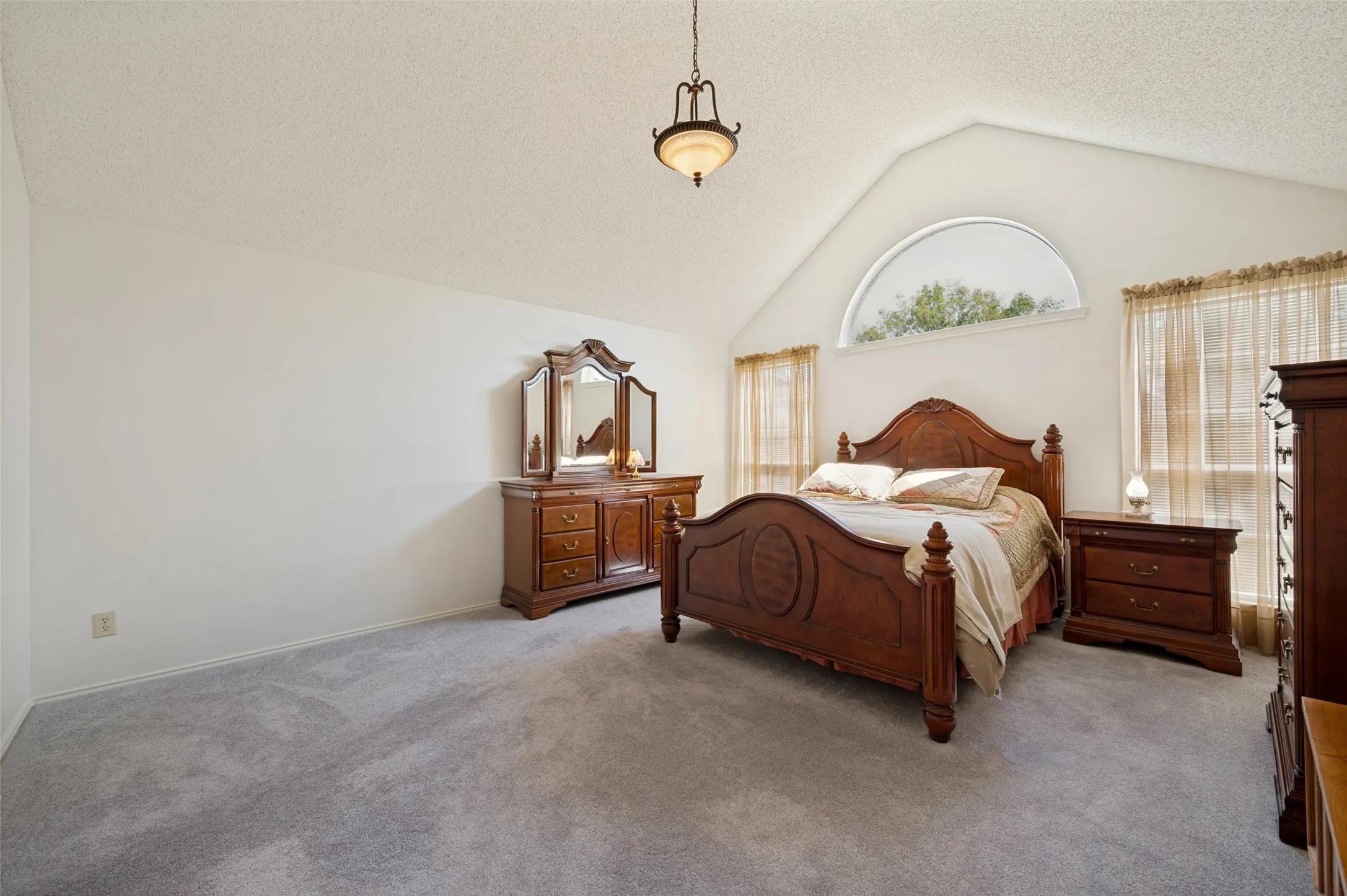 Single Family Residence For Sale in Denton County , 5917 Carroll Drive, The Colony, Texas 75056, 4 Bedroom, 2 Bathroom, 2 Garage spaces, 2,076 Sqft, built in 1991, mls#21362724, Real Estate Agent in The Colony, Homes For Sale in Denton county, Homes For Sale in The Colony, Realtor in The Colony Texas, Real Estate Brokerage Independent Realty Texas, Luminita Cordes Realtor