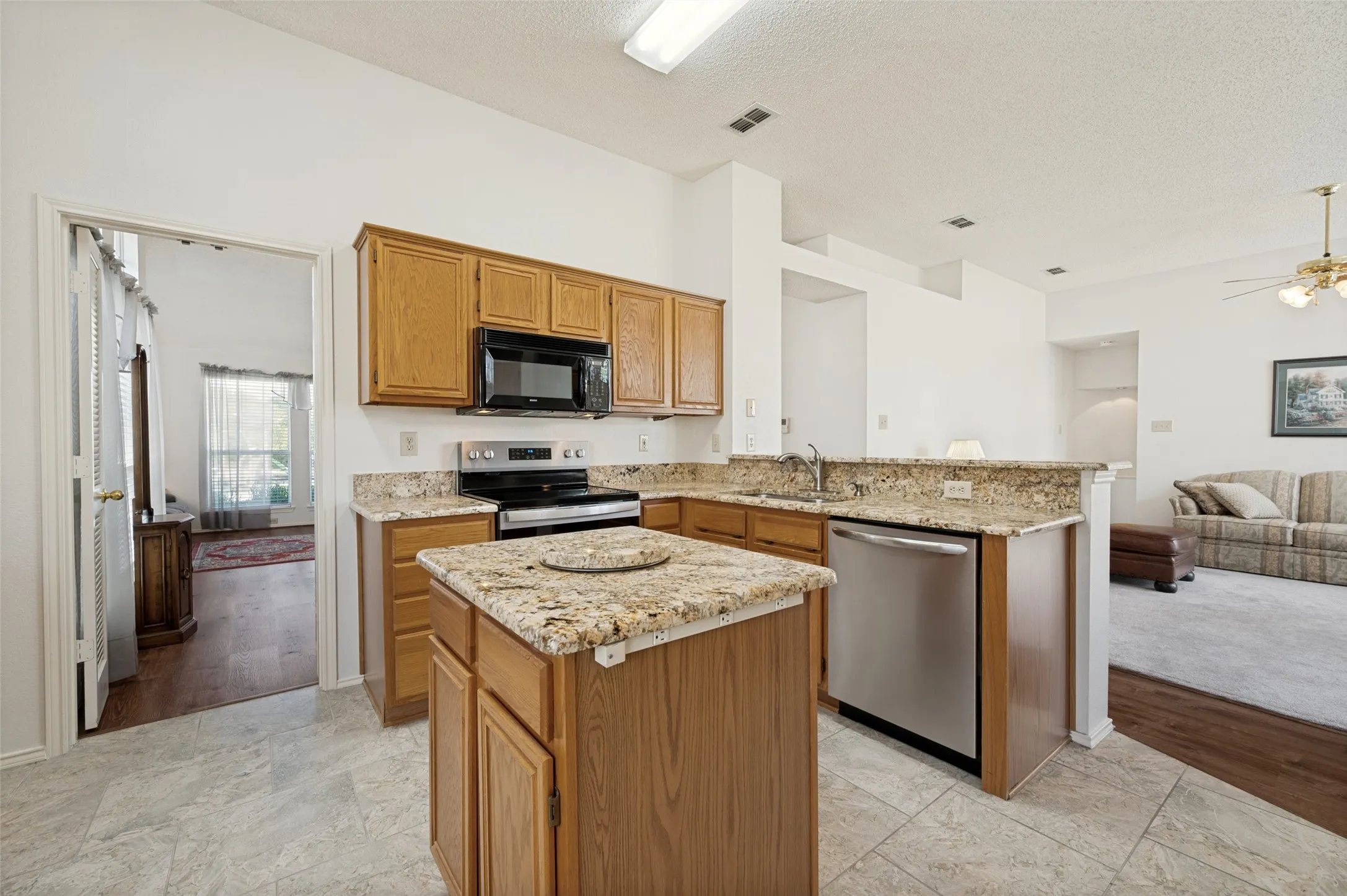 Single Family Residence For Sale in Denton County , 5917 Carroll Drive, The Colony, Texas 75056, 4 Bedroom, 2 Bathroom, 2 Garage spaces, 2,076 Sqft, built in 1991, mls#21362724, Real Estate Agent in The Colony, Homes For Sale in Denton county, Homes For Sale in The Colony, Realtor in The Colony Texas, Real Estate Brokerage Independent Realty Texas, Luminita Cordes Realtor