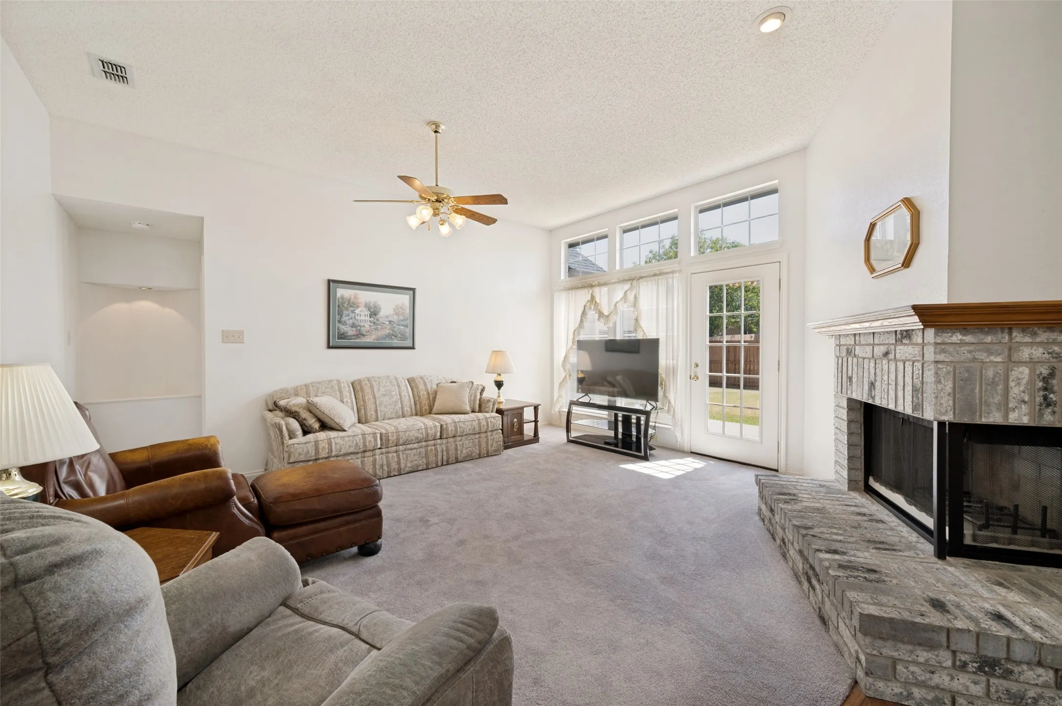Single Family Residence For Sale in Denton County , 5917 Carroll Drive, The Colony, Texas 75056, 4 Bedroom, 2 Bathroom, 2 Garage spaces, 2,076 Sqft, built in 1991, mls#21362724, Real Estate Agent in The Colony, Homes For Sale in Denton county, Homes For Sale in The Colony, Realtor in The Colony Texas, Real Estate Brokerage Independent Realty Texas, Luminita Cordes Realtor