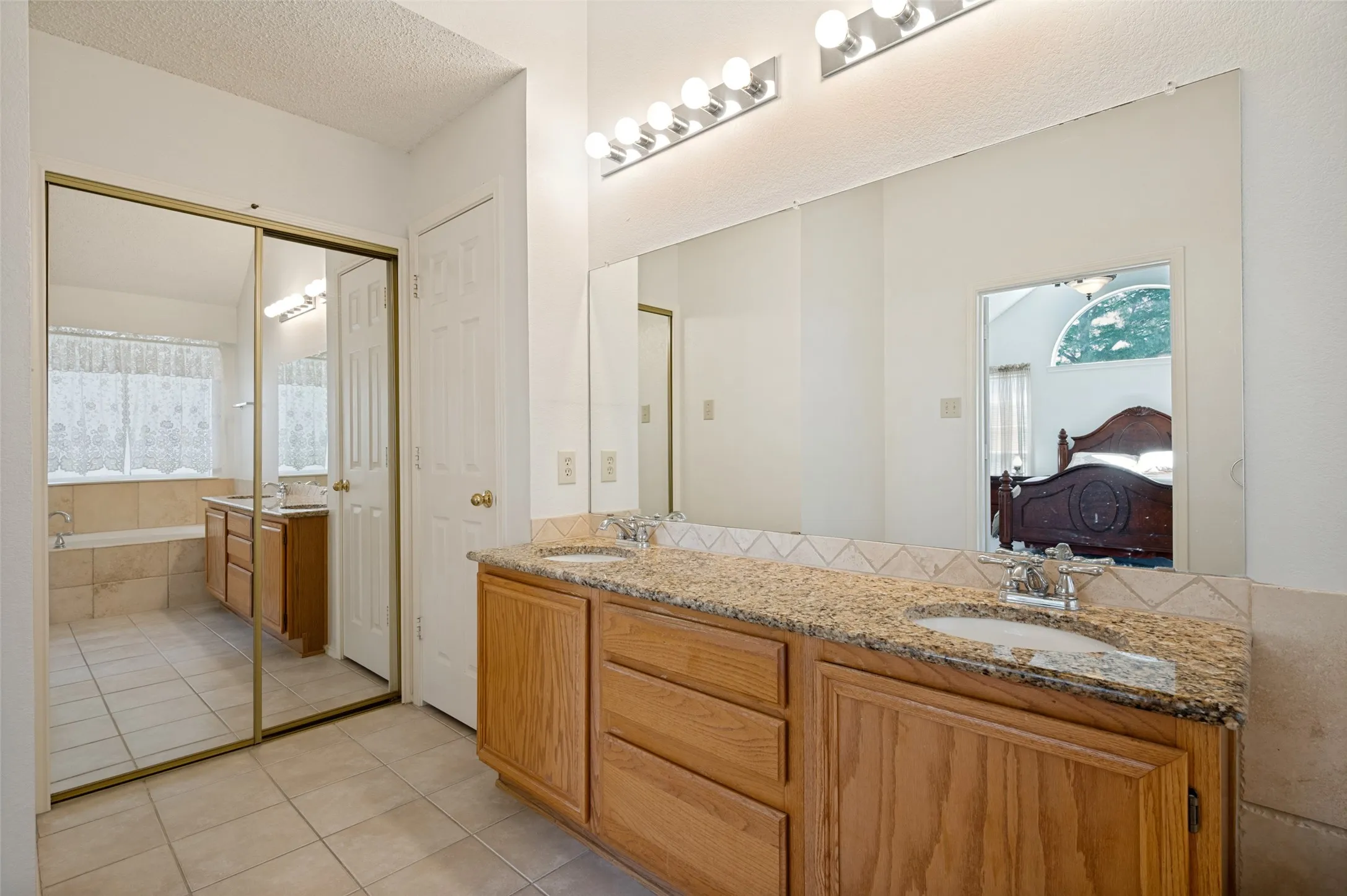 Single Family Residence For Sale in Denton County , 5917 Carroll Drive, The Colony, Texas 75056, 4 Bedroom, 2 Bathroom, 2 Garage spaces, 2,076 Sqft, built in 1991, mls#21362724, Real Estate Agent in The Colony, Homes For Sale in Denton county, Homes For Sale in The Colony, Realtor in The Colony Texas, Real Estate Brokerage Independent Realty Texas, Luminita Cordes Realtor