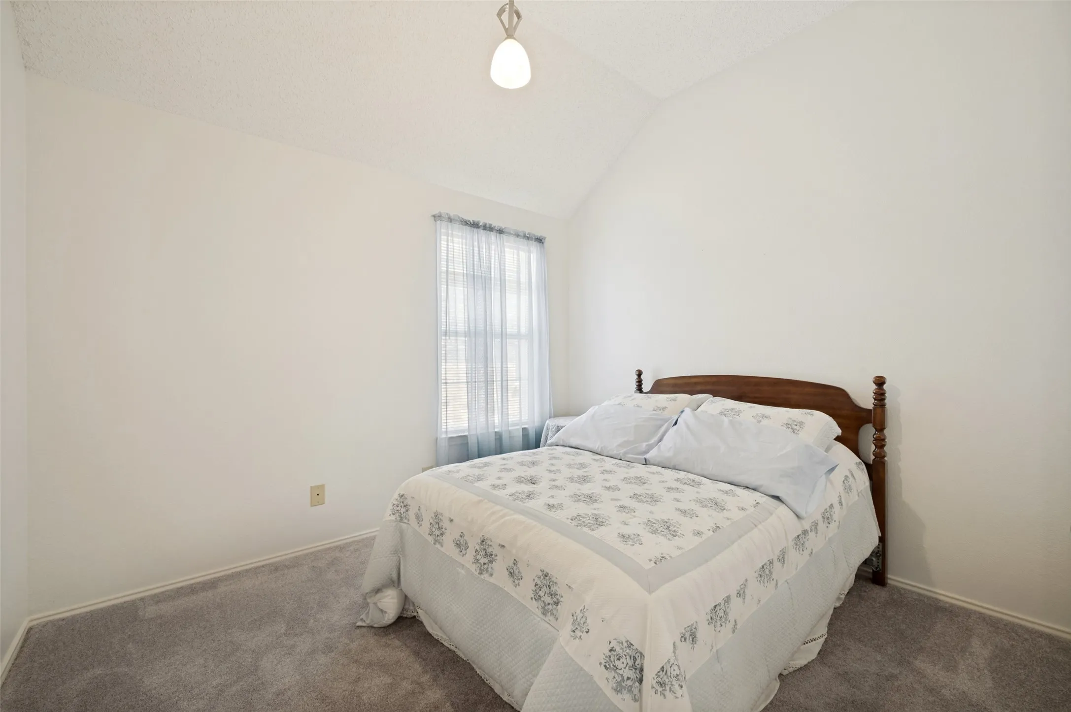 Single Family Residence For Sale in Denton County , 5917 Carroll Drive, The Colony, Texas 75056, 4 Bedroom, 2 Bathroom, 2 Garage spaces, 2,076 Sqft, built in 1991, mls#21362724, Real Estate Agent in The Colony, Homes For Sale in Denton county, Homes For Sale in The Colony, Realtor in The Colony Texas, Real Estate Brokerage Independent Realty Texas, Luminita Cordes Realtor