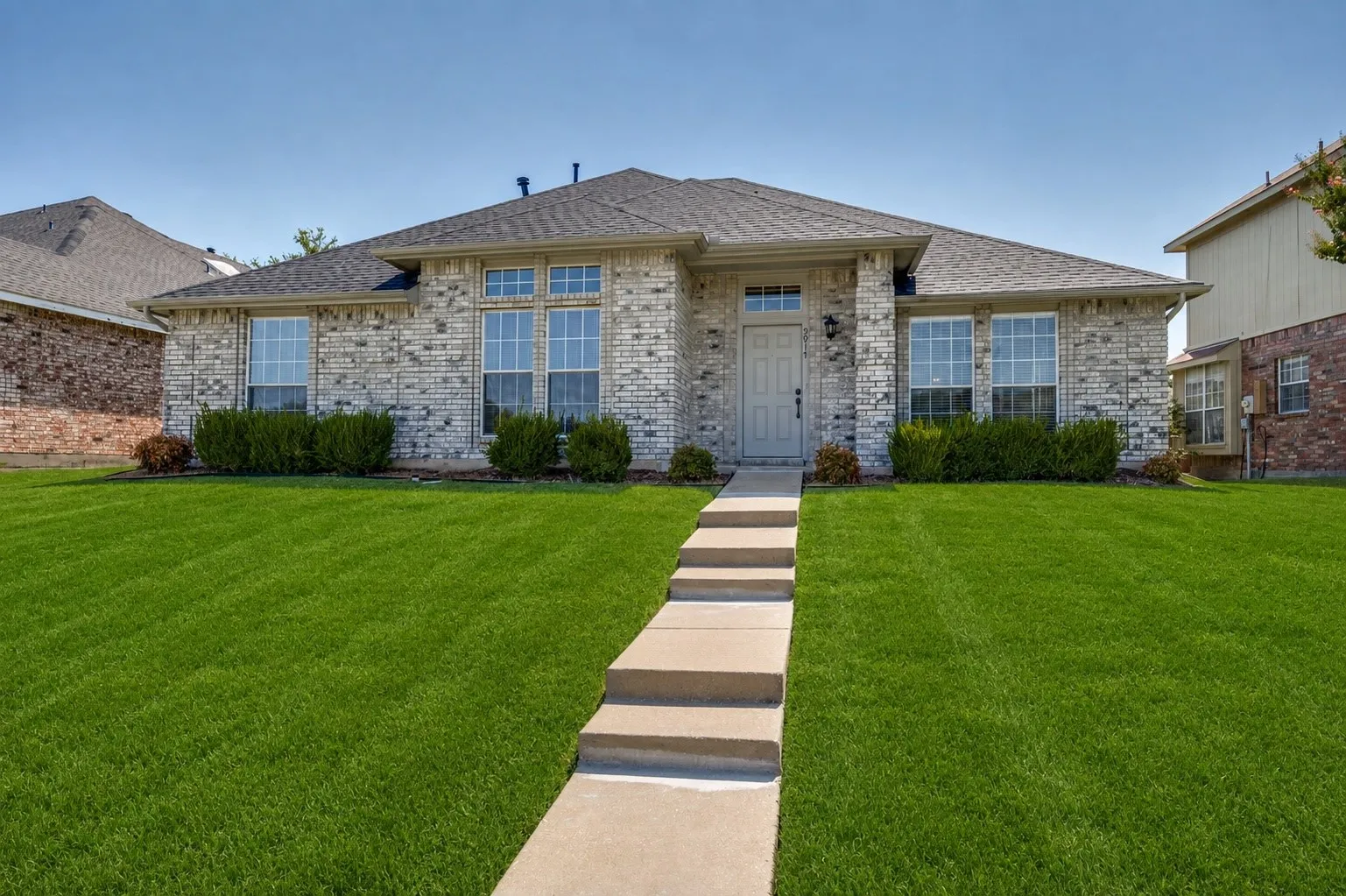 Single Family Residence For Sale in Denton County , 5917 Carroll Drive, The Colony, Texas 75056, 4 Bedroom, 2 Bathroom, 2 Garage spaces, 2,076 Sqft, built in 1991, mls#21362724, Real Estate Agent in The Colony, Homes For Sale in Denton county, Homes For Sale in The Colony, Realtor in The Colony Texas, Real Estate Brokerage Independent Realty Texas, Luminita Cordes Realtor