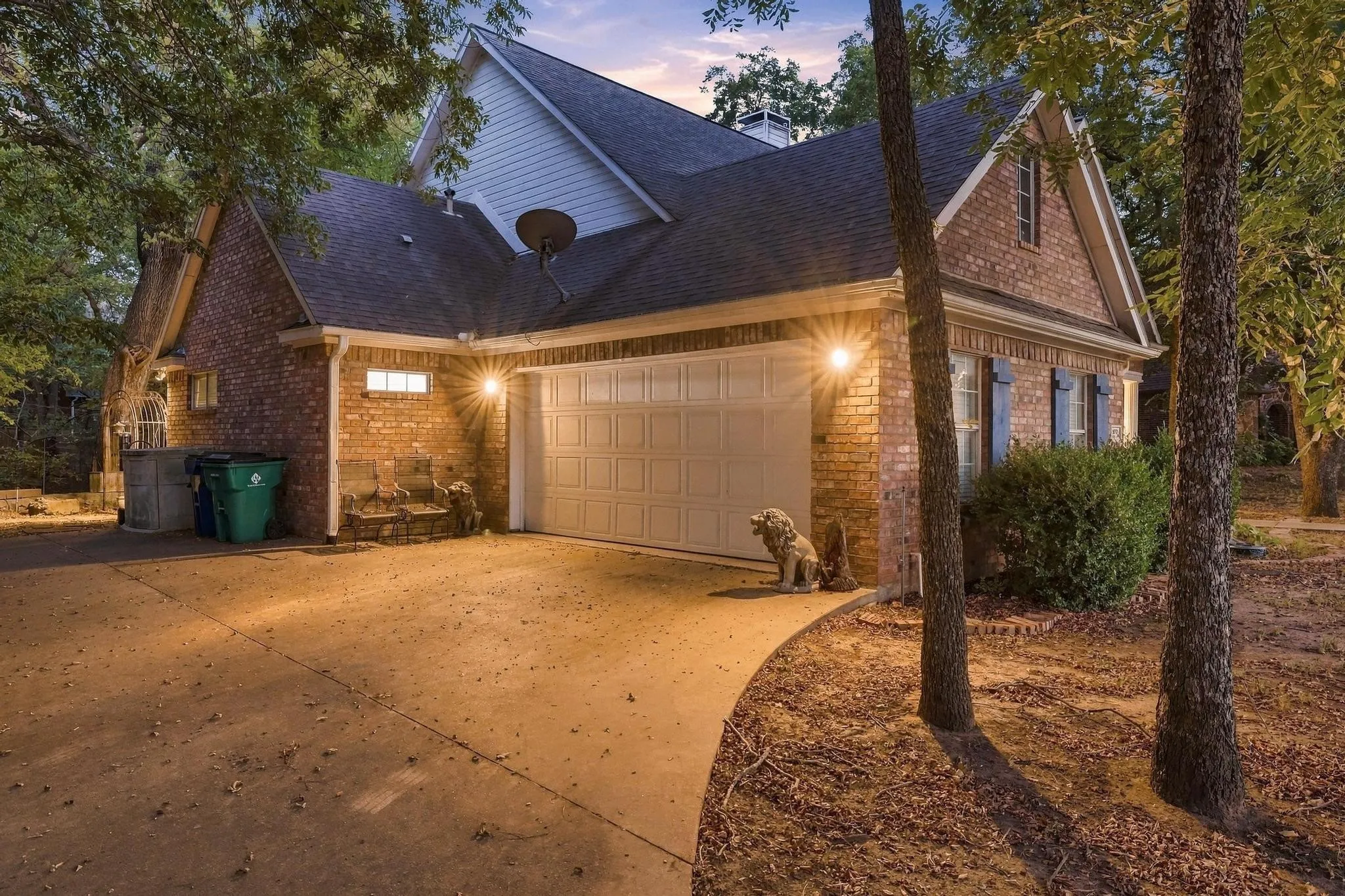 Single Family Residence For Sale in Grayson County , 107 Lauren Lane, Pottsboro, Texas 75076, 4 Bedroom, 3 Bathroom, 2 Garage spaces, 2,393 Sqft, built in 2000, mls#21342200, Real Estate Agent in Pottsboro, Homes For Sale in Grayson county, Homes For Sale in Pottsboro, Realtor in Pottsboro Texas, Real Estate Brokerage Independent Realty Texas, Luminita Cordes Realtor