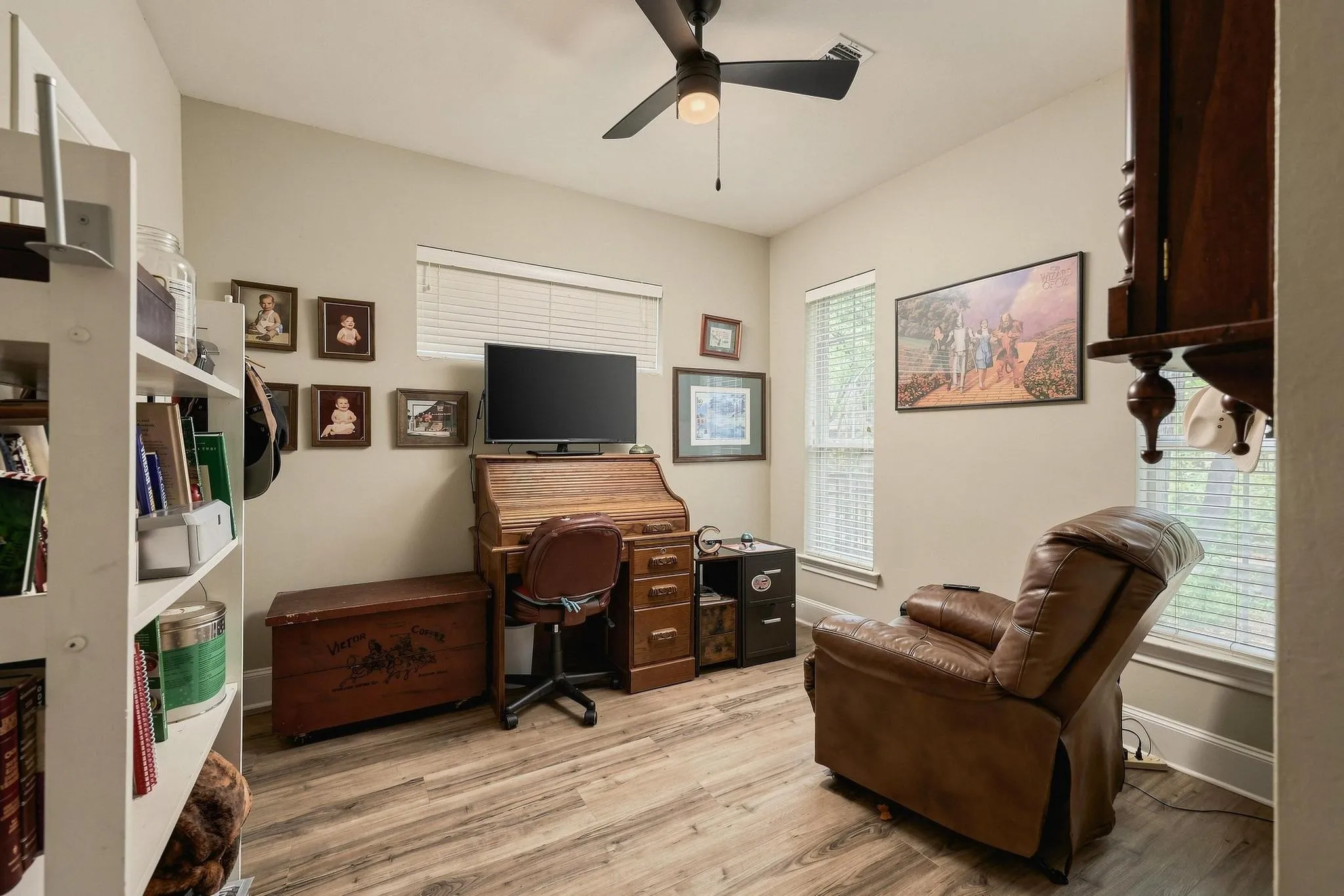 Single Family Residence For Sale in Grayson County , 107 Lauren Lane, Pottsboro, Texas 75076, 4 Bedroom, 3 Bathroom, 2 Garage spaces, 2,393 Sqft, built in 2000, mls#21342200, Real Estate Agent in Pottsboro, Homes For Sale in Grayson county, Homes For Sale in Pottsboro, Realtor in Pottsboro Texas, Real Estate Brokerage Independent Realty Texas, Luminita Cordes Realtor