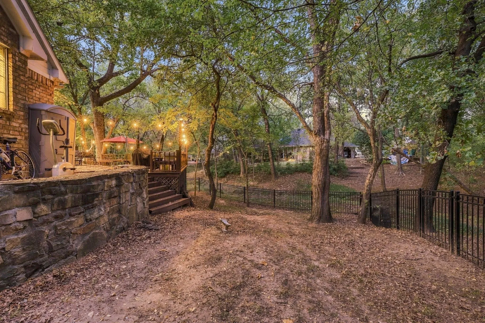 Single Family Residence For Sale in Grayson County , 107 Lauren Lane, Pottsboro, Texas 75076, 4 Bedroom, 3 Bathroom, 2 Garage spaces, 2,393 Sqft, built in 2000, mls#21342200, Real Estate Agent in Pottsboro, Homes For Sale in Grayson county, Homes For Sale in Pottsboro, Realtor in Pottsboro Texas, Real Estate Brokerage Independent Realty Texas, Luminita Cordes Realtor