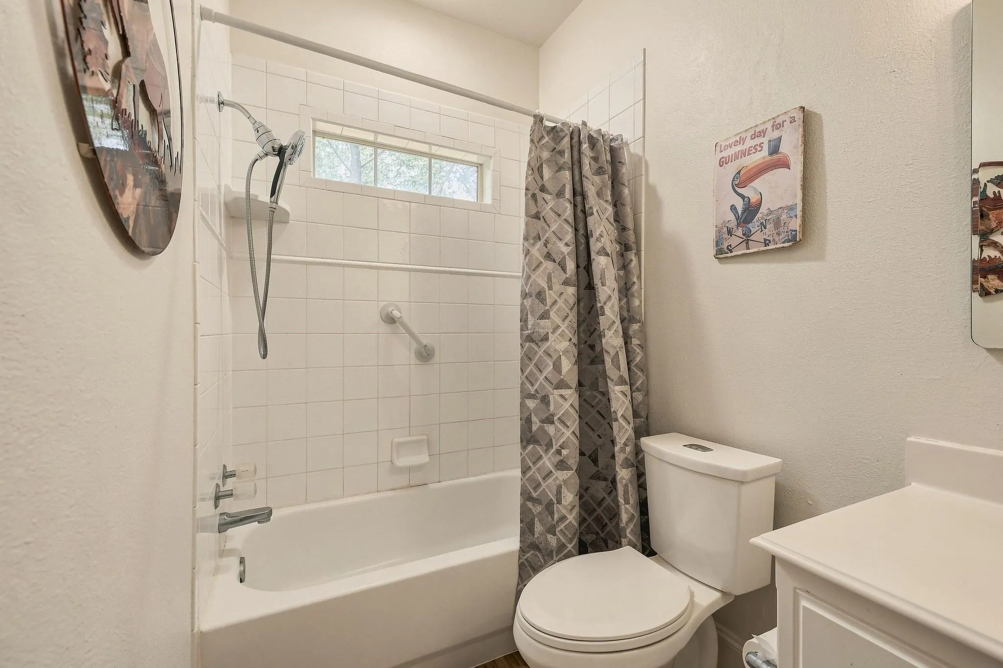 Single Family Residence For Sale in Grayson County , 107 Lauren Lane, Pottsboro, Texas 75076, 4 Bedroom, 3 Bathroom, 2 Garage spaces, 2,393 Sqft, built in 2000, mls#21342200, Real Estate Agent in Pottsboro, Homes For Sale in Grayson county, Homes For Sale in Pottsboro, Realtor in Pottsboro Texas, Real Estate Brokerage Independent Realty Texas, Luminita Cordes Realtor