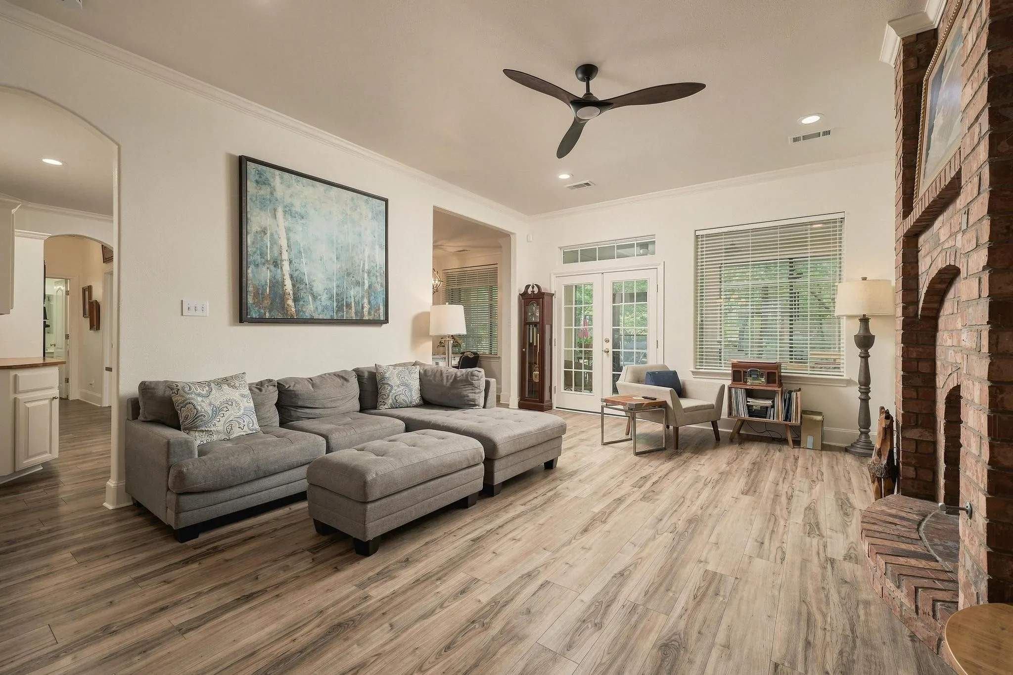 Single Family Residence For Sale in Grayson County , 107 Lauren Lane, Pottsboro, Texas 75076, 4 Bedroom, 3 Bathroom, 2 Garage spaces, 2,393 Sqft, built in 2000, mls#21342200, Real Estate Agent in Pottsboro, Homes For Sale in Grayson county, Homes For Sale in Pottsboro, Realtor in Pottsboro Texas, Real Estate Brokerage Independent Realty Texas, Luminita Cordes Realtor