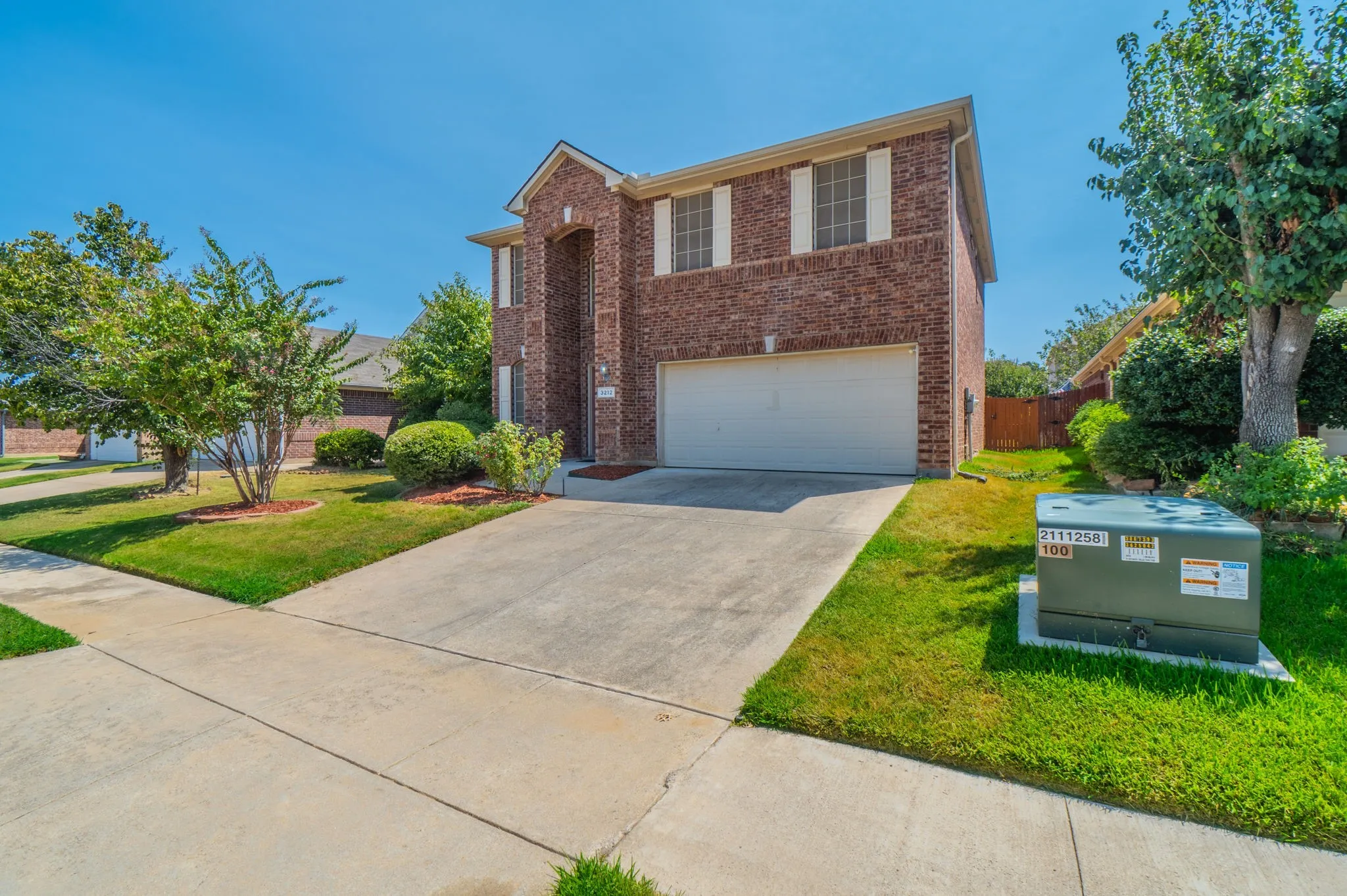 Single Family Residence For Sale in Tarrant County , 3212 Ladera Drive, Bedford, Texas 76021, 4 Bedroom, 3 Bathroom, 2 Garage spaces, 1,895 Sqft, built in 2004, mls#21366141, Real Estate Agent in Bedford, Homes For Sale in Tarrant county, Homes For Sale in Bedford, Realtor in Bedford Texas, Real Estate Brokerage Independent Realty Texas, Luminita Cordes Realtor