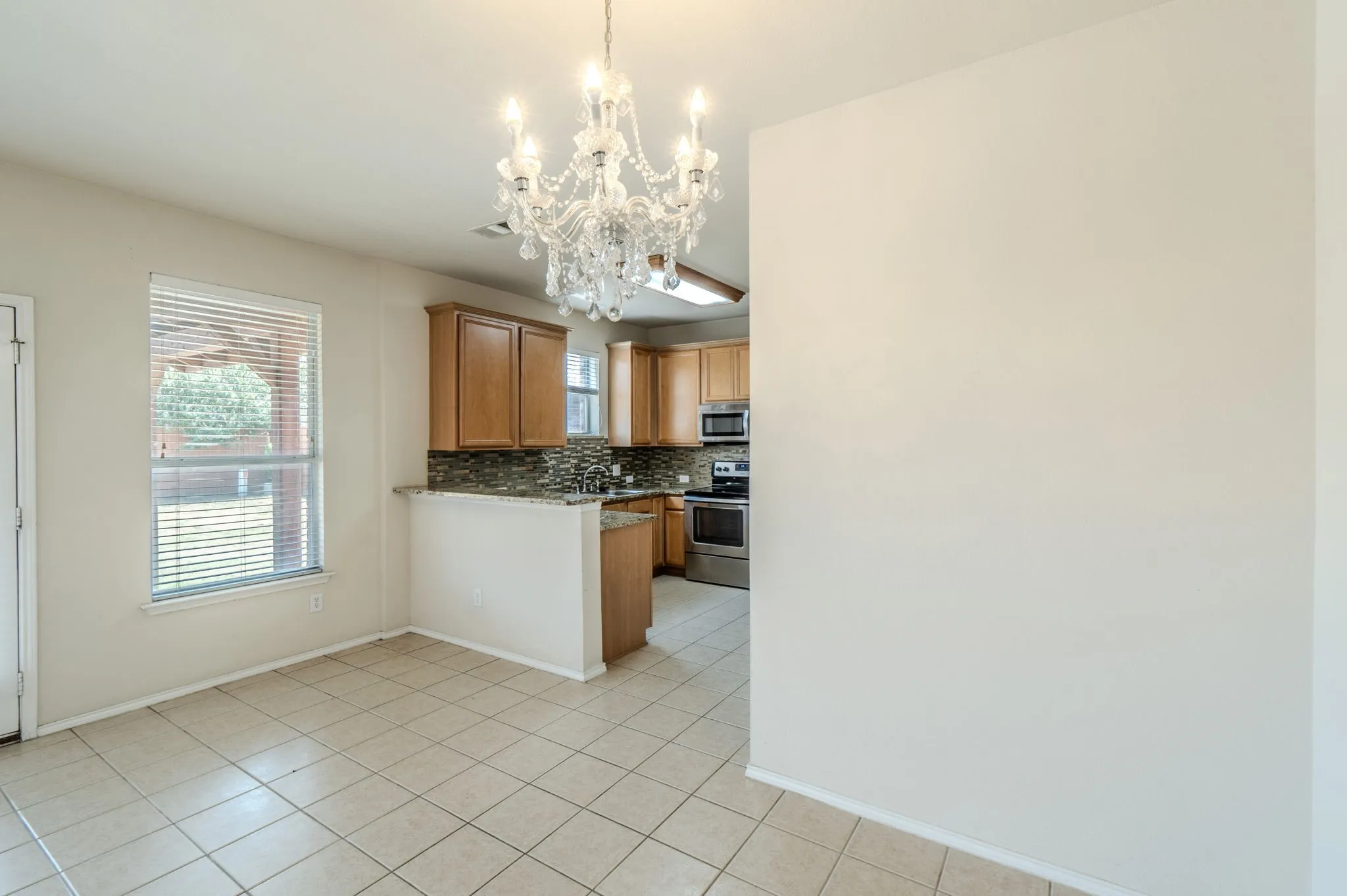 Single Family Residence For Sale in Tarrant County , 3212 Ladera Drive, Bedford, Texas 76021, 4 Bedroom, 3 Bathroom, 2 Garage spaces, 1,895 Sqft, built in 2004, mls#21366141, Real Estate Agent in Bedford, Homes For Sale in Tarrant county, Homes For Sale in Bedford, Realtor in Bedford Texas, Real Estate Brokerage Independent Realty Texas, Luminita Cordes Realtor
