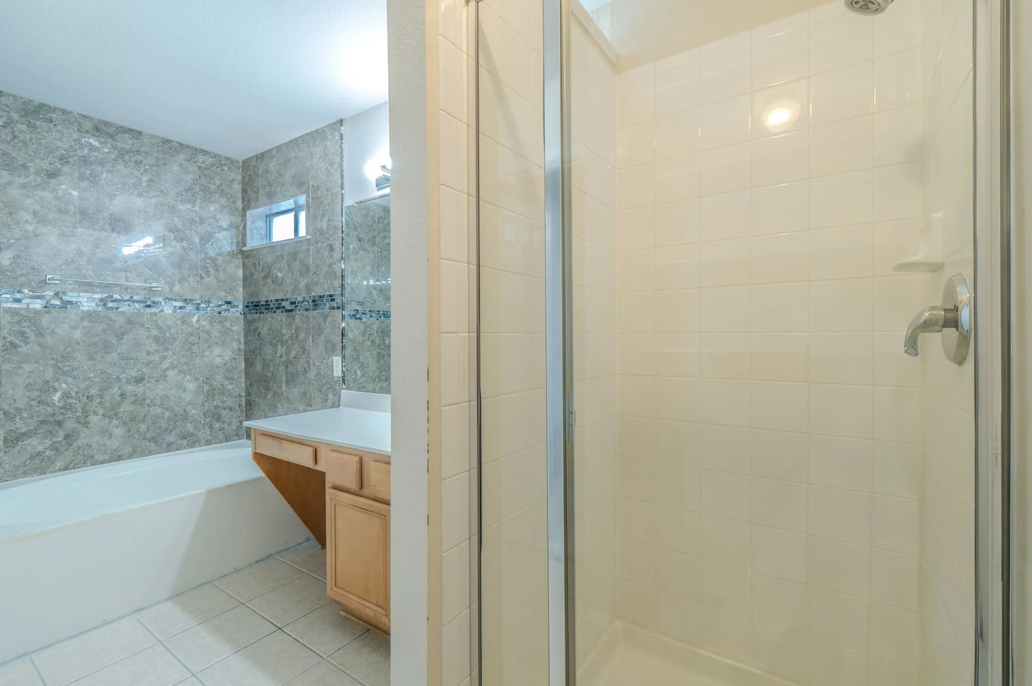 Single Family Residence For Sale in Tarrant County , 3212 Ladera Drive, Bedford, Texas 76021, 4 Bedroom, 3 Bathroom, 2 Garage spaces, 1,895 Sqft, built in 2004, mls#21366141, Real Estate Agent in Bedford, Homes For Sale in Tarrant county, Homes For Sale in Bedford, Realtor in Bedford Texas, Real Estate Brokerage Independent Realty Texas, Luminita Cordes Realtor
