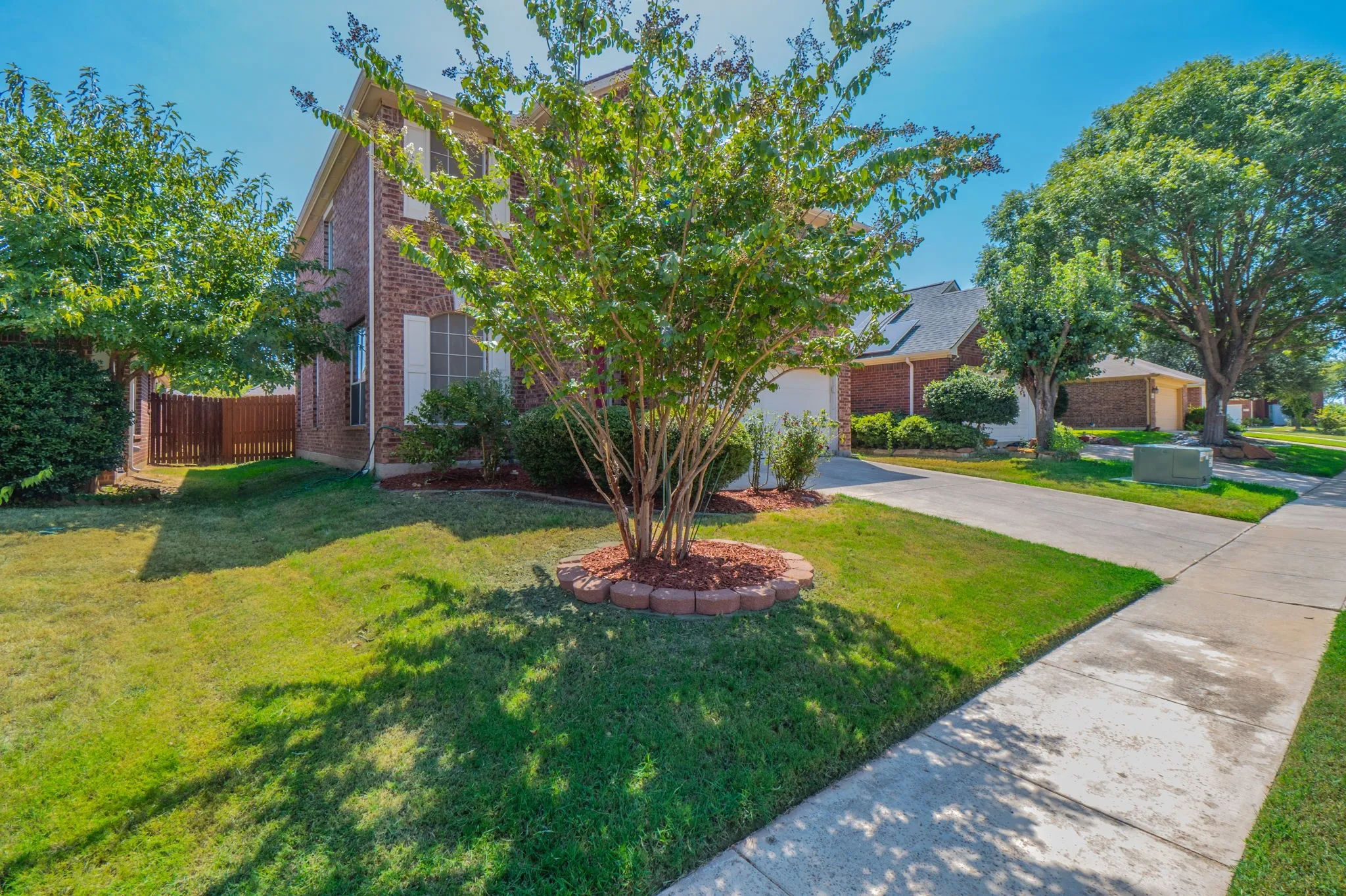 Single Family Residence For Sale in Tarrant County , 3212 Ladera Drive, Bedford, Texas 76021, 4 Bedroom, 3 Bathroom, 2 Garage spaces, 1,895 Sqft, built in 2004, mls#21366141, Real Estate Agent in Bedford, Homes For Sale in Tarrant county, Homes For Sale in Bedford, Realtor in Bedford Texas, Real Estate Brokerage Independent Realty Texas, Luminita Cordes Realtor