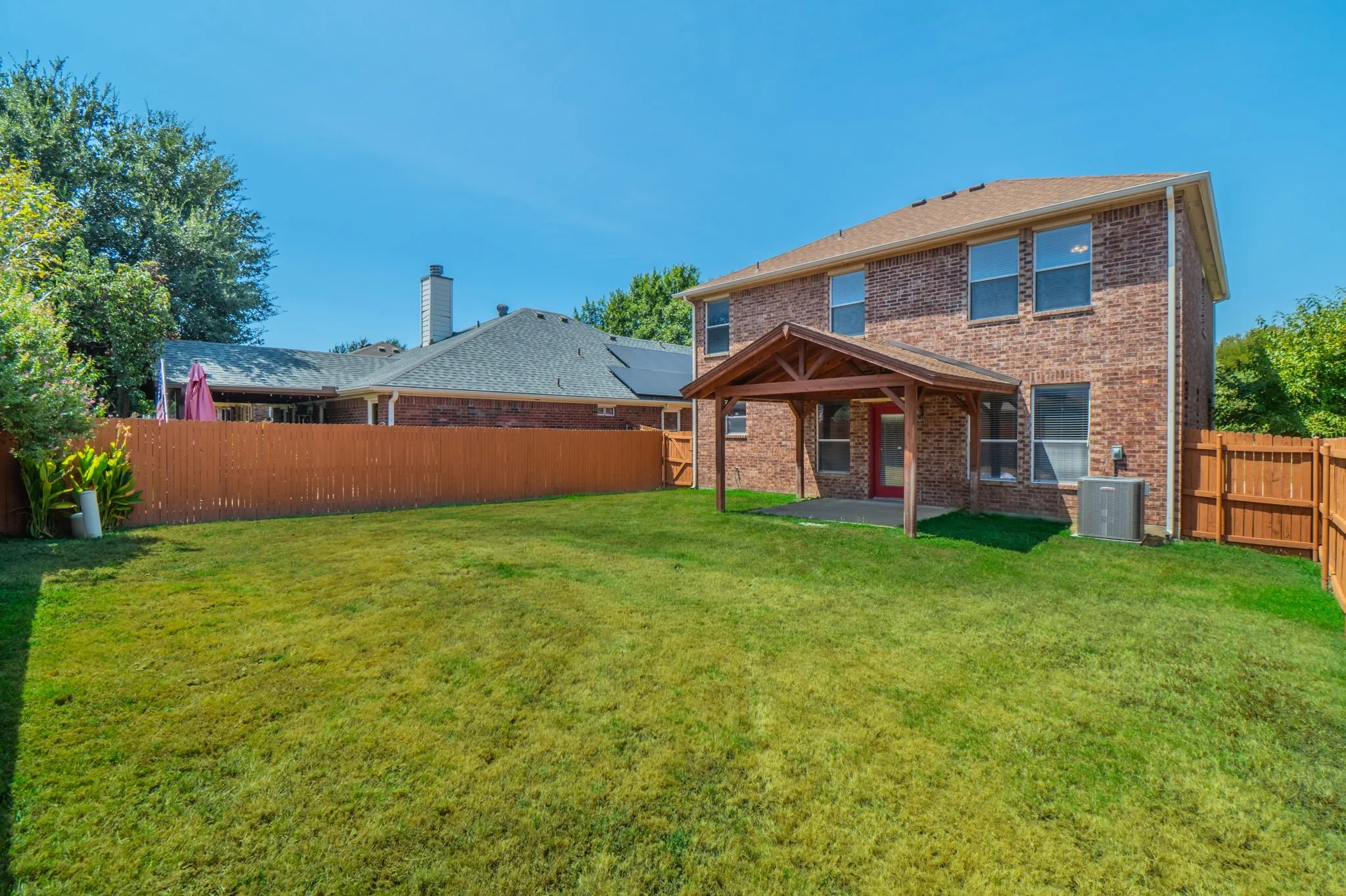Single Family Residence For Sale in Tarrant County , 3212 Ladera Drive, Bedford, Texas 76021, 4 Bedroom, 3 Bathroom, 2 Garage spaces, 1,895 Sqft, built in 2004, mls#21366141, Real Estate Agent in Bedford, Homes For Sale in Tarrant county, Homes For Sale in Bedford, Realtor in Bedford Texas, Real Estate Brokerage Independent Realty Texas, Luminita Cordes Realtor