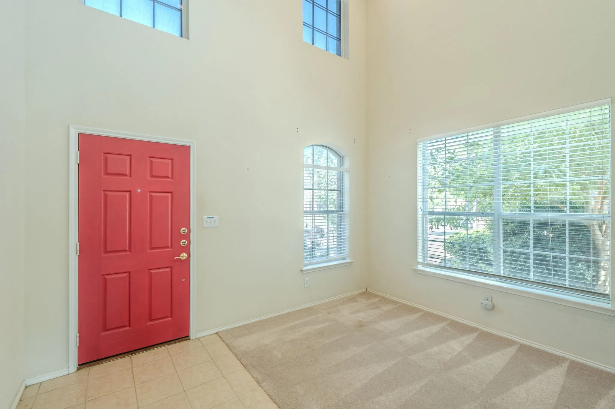 Single Family Residence For Sale in Tarrant County , 3212 Ladera Drive, Bedford, Texas 76021, 4 Bedroom, 3 Bathroom, 2 Garage spaces, 1,895 Sqft, built in 2004, mls#21366141, Real Estate Agent in Bedford, Homes For Sale in Tarrant county, Homes For Sale in Bedford, Realtor in Bedford Texas, Real Estate Brokerage Independent Realty Texas, Luminita Cordes Realtor