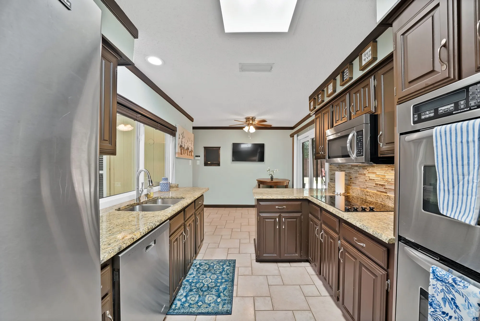 Single Family Residence For Sale in Dallas County , 1818 Sara Lane, Richardson, Texas 75081, 3 Bedroom, 3 Bathroom, 2 Garage spaces, 2,104 Sqft, built in 1977, mls#21365011, Real Estate Agent in Richardson, Homes For Sale in Dallas county, Homes For Sale in Richardson, Realtor in Richardson Texas, Real Estate Brokerage Independent Realty Texas, Luminita Cordes Realtor