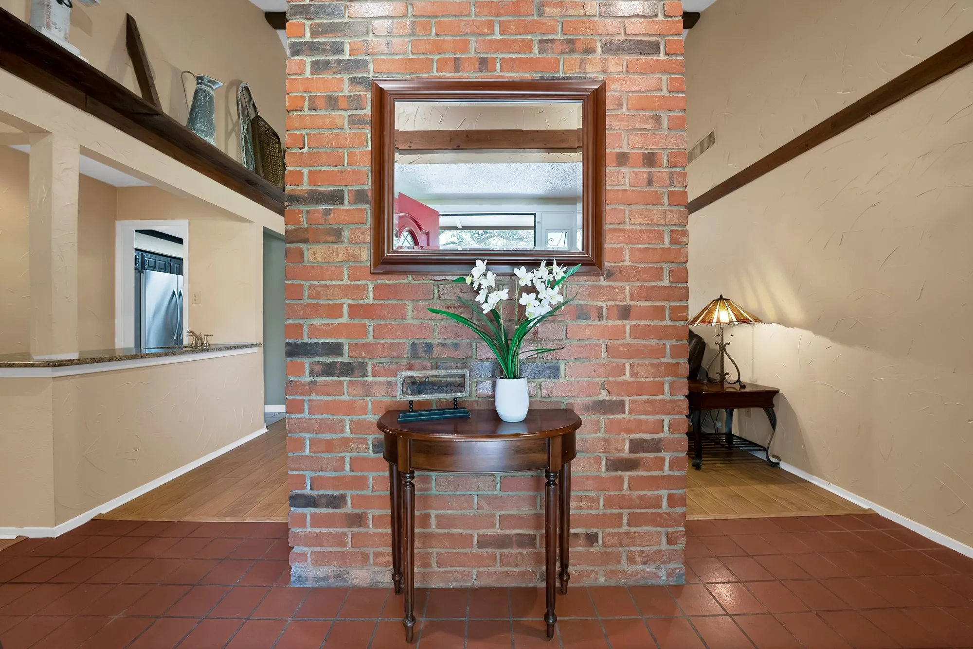 Single Family Residence For Sale in Dallas County , 1818 Sara Lane, Richardson, Texas 75081, 3 Bedroom, 3 Bathroom, 2 Garage spaces, 2,104 Sqft, built in 1977, mls#21365011, Real Estate Agent in Richardson, Homes For Sale in Dallas county, Homes For Sale in Richardson, Realtor in Richardson Texas, Real Estate Brokerage Independent Realty Texas, Luminita Cordes Realtor