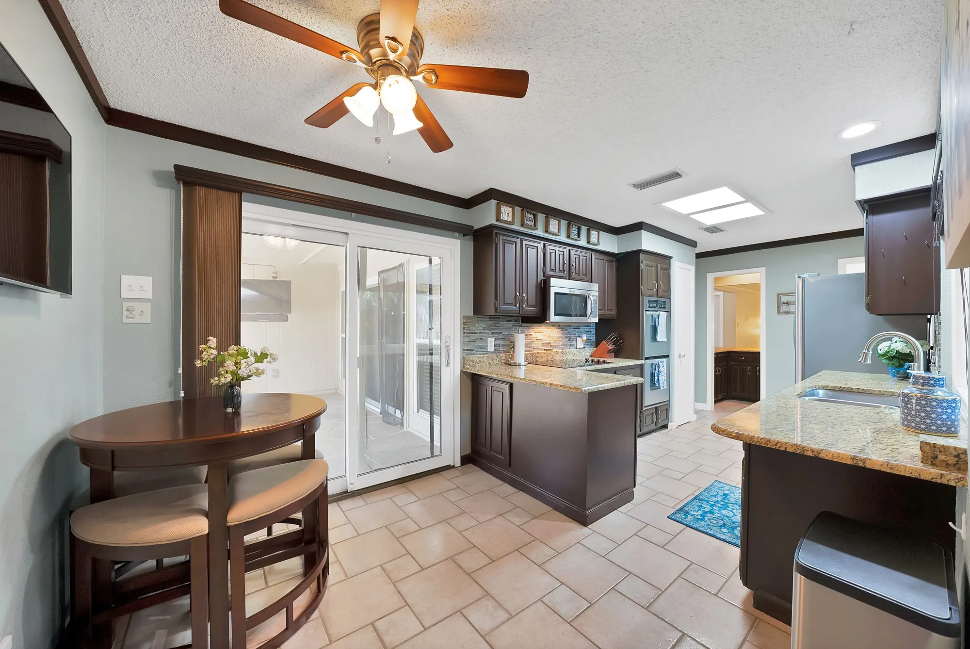 Single Family Residence For Sale in Dallas County , 1818 Sara Lane, Richardson, Texas 75081, 3 Bedroom, 3 Bathroom, 2 Garage spaces, 2,104 Sqft, built in 1977, mls#21365011, Real Estate Agent in Richardson, Homes For Sale in Dallas county, Homes For Sale in Richardson, Realtor in Richardson Texas, Real Estate Brokerage Independent Realty Texas, Luminita Cordes Realtor