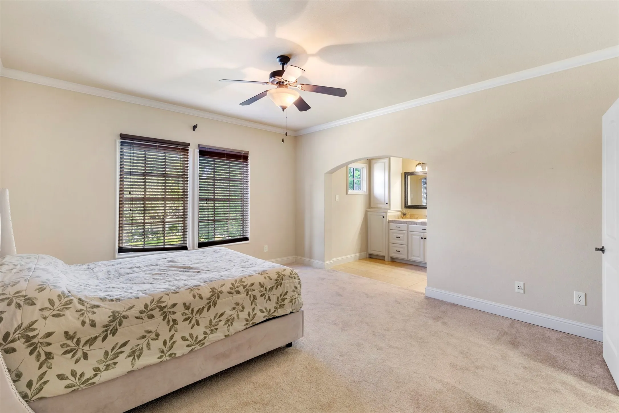 Duplex For Rent in Dallas County , 5436 Longview Street, Dallas, Texas 75206, 3 Bedroom, 4 Bathroom, 2 Garage spaces, 3,126 Sqft, built in 2005, mls#21365773, Real Estate Agent in Dallas, Homes For Rent in Dallas county, Homes For Rent in Dallas, Realtor in Dallas Texas, Real Estate Brokerage Independent Realty Texas, Luminita Cordes Realtor