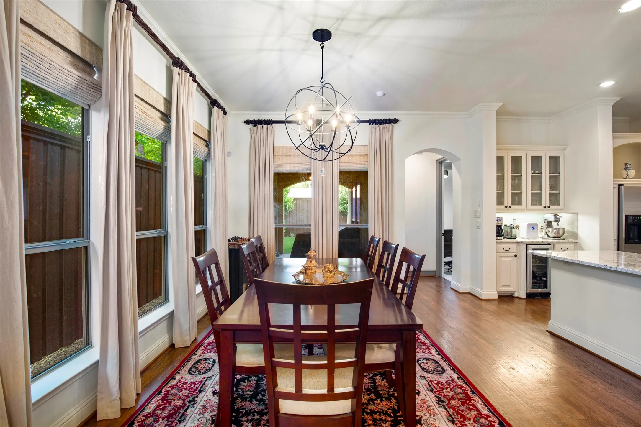 Duplex For Rent in Dallas County , 5436 Longview Street, Dallas, Texas 75206, 3 Bedroom, 4 Bathroom, 2 Garage spaces, 3,126 Sqft, built in 2005, mls#21365773, Real Estate Agent in Dallas, Homes For Rent in Dallas county, Homes For Rent in Dallas, Realtor in Dallas Texas, Real Estate Brokerage Independent Realty Texas, Luminita Cordes Realtor