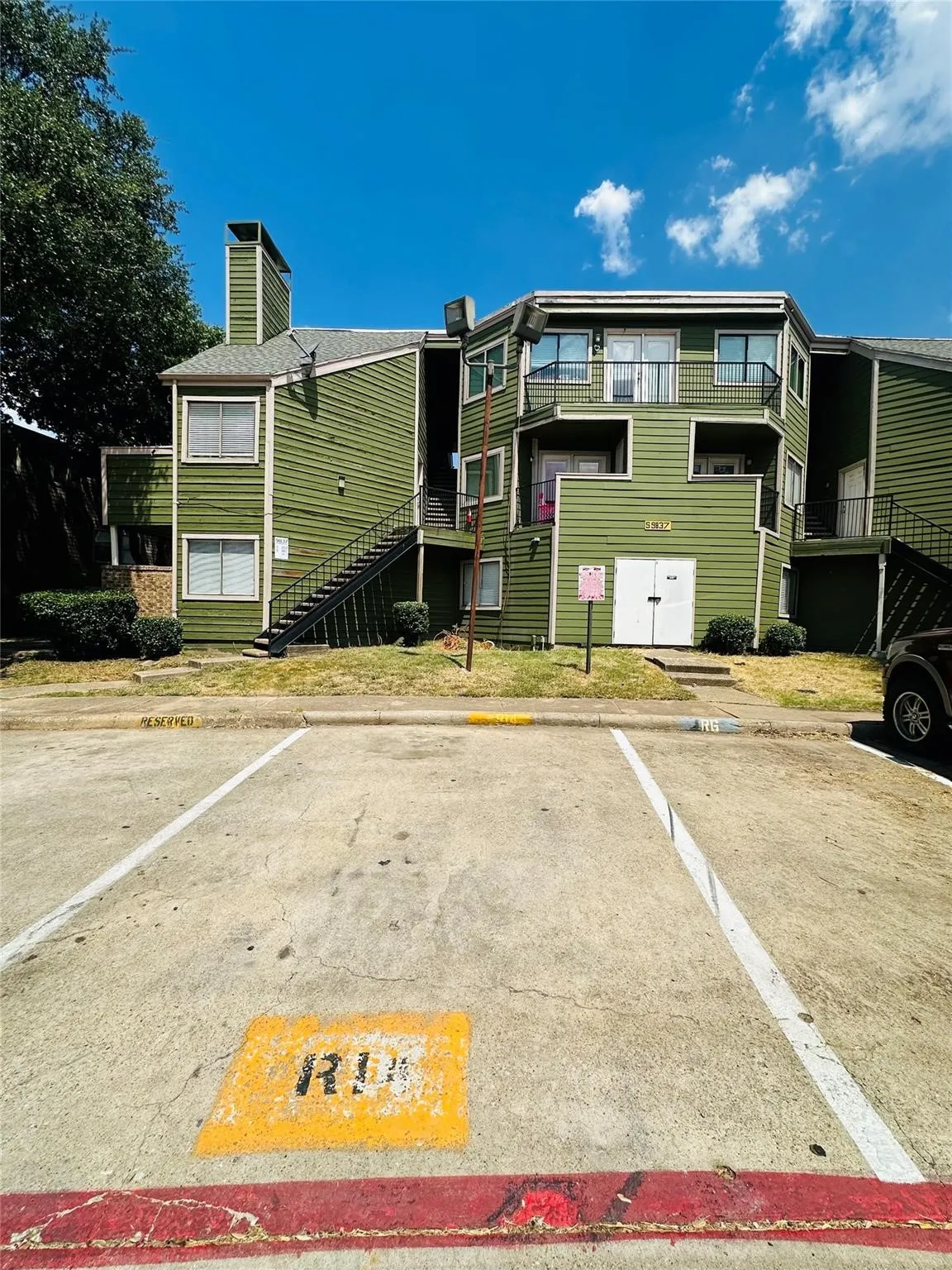 Condominium For Sale in Dallas County , 9837 Walnut Street S202, Dallas, Texas 75243, 2 Bedroom, 2 Bathroom, Garage spaces, 1,031 Sqft, built in 2018, Price $99,500, mls#21366131, Real Estate Agent in Dallas, Homes For Sale in Dallas county, Homes For Sale in Dallas, Realtor in Dallas Texas, Real Estate Brokerage Independent Realty Texas, Luminita Cordes Realtor