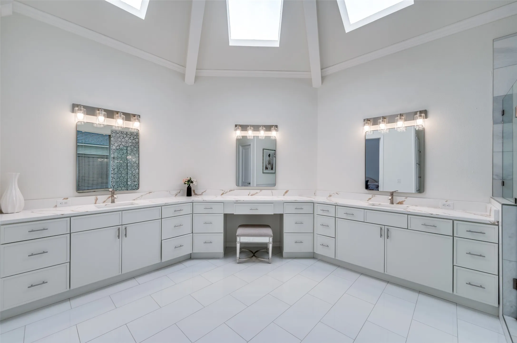 Single Family Residence For Rent in Collin County , 4605 Adrian Way, Plano, Texas 75024, 4 Bedroom, 4 Bathroom, 3 Garage spaces, 3,771 Sqft, built in 1987, mls#21366148, Real Estate Agent in Plano, Homes For Rent in Collin county, Homes For Rent in Plano, Realtor in Plano Texas, Real Estate Brokerage Independent Realty Texas, Luminita Cordes Realtor