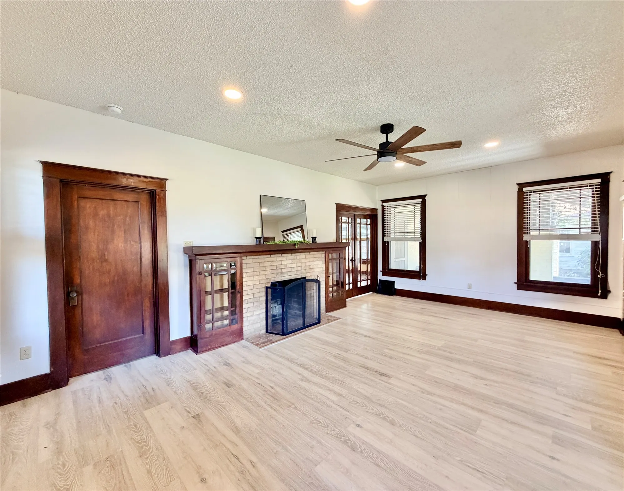 Single Family Residence For Sale in Taylor County , 406 Locust, Merkel, Texas 79536, 3 Bedroom, 2 Bathroom, Garage spaces, 1,756 Sqft, built in 1915, mls#21365844, Real Estate Agent in Merkel, Homes For Sale in Taylor county, Homes For Sale in Merkel, Realtor in Merkel Texas, Real Estate Brokerage Independent Realty Texas, Luminita Cordes Realtor