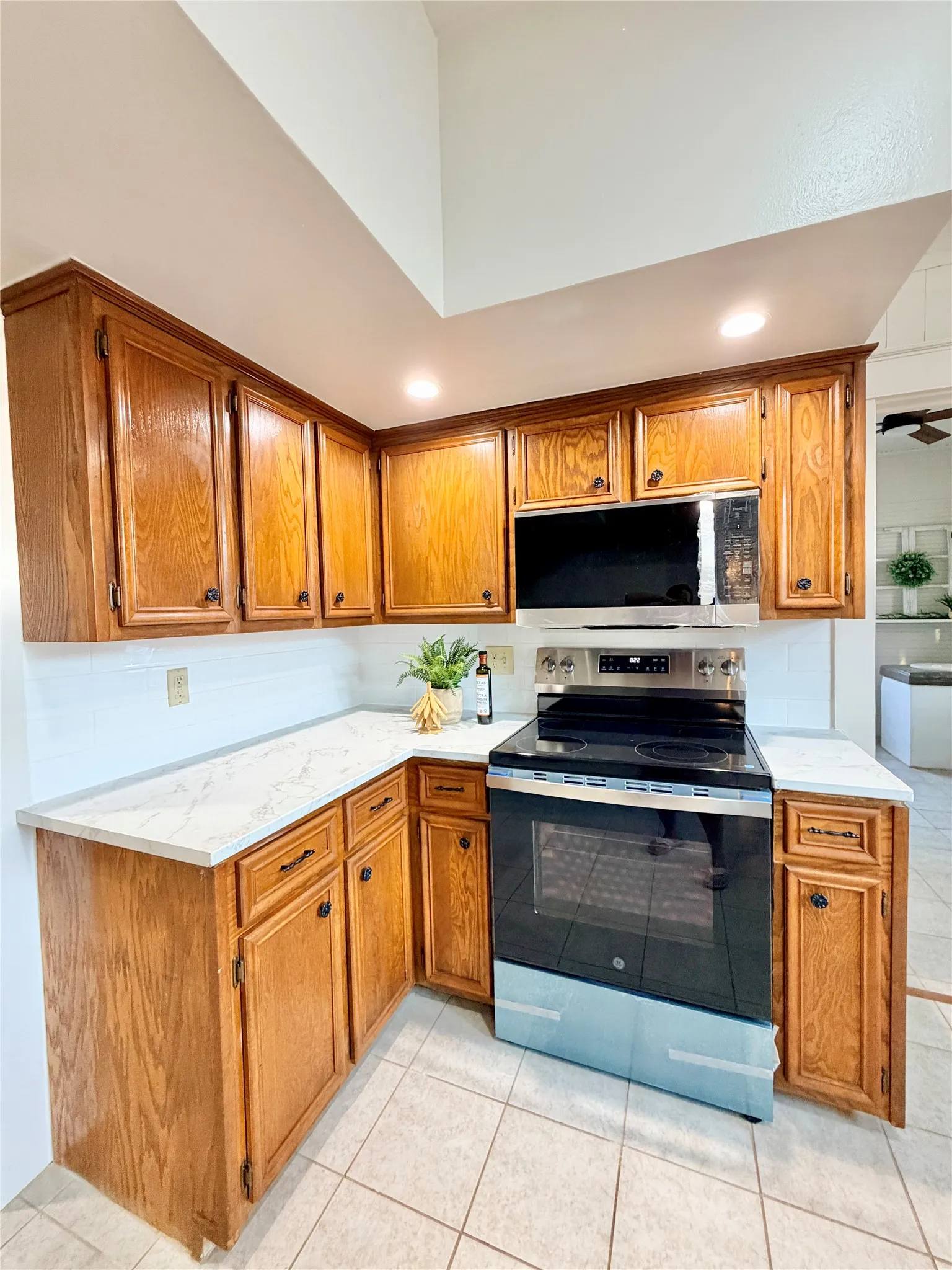Single Family Residence For Sale in Taylor County , 406 Locust, Merkel, Texas 79536, 3 Bedroom, 2 Bathroom, Garage spaces, 1,756 Sqft, built in 1915, mls#21365844, Real Estate Agent in Merkel, Homes For Sale in Taylor county, Homes For Sale in Merkel, Realtor in Merkel Texas, Real Estate Brokerage Independent Realty Texas, Luminita Cordes Realtor