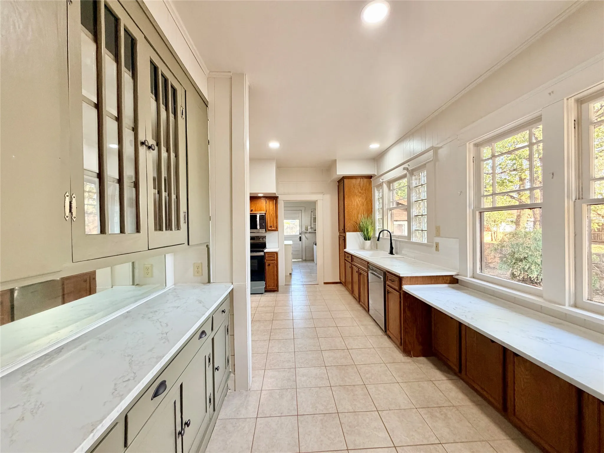 Single Family Residence For Sale in Taylor County , 406 Locust, Merkel, Texas 79536, 3 Bedroom, 2 Bathroom, Garage spaces, 1,756 Sqft, built in 1915, mls#21365844, Real Estate Agent in Merkel, Homes For Sale in Taylor county, Homes For Sale in Merkel, Realtor in Merkel Texas, Real Estate Brokerage Independent Realty Texas, Luminita Cordes Realtor