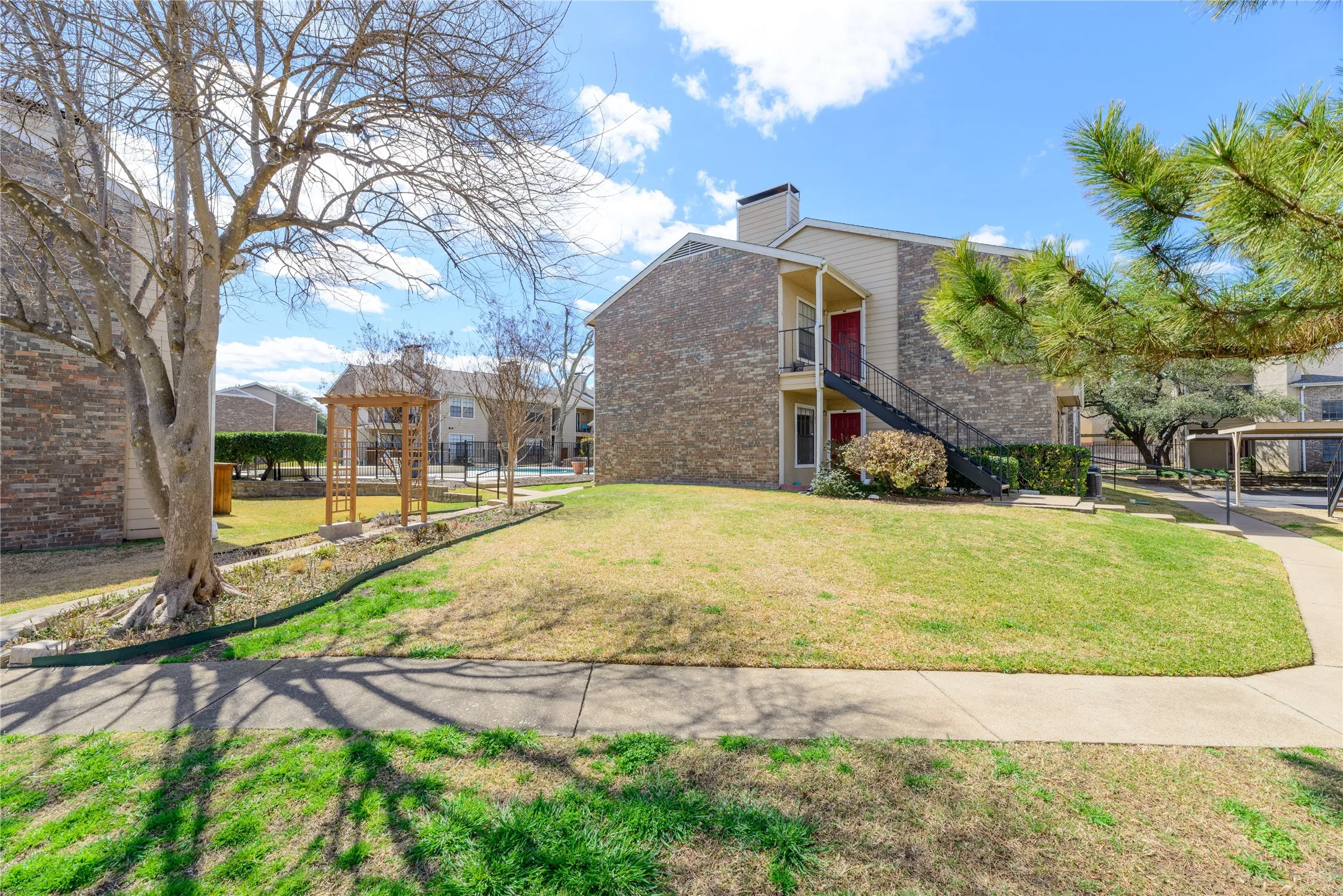 Condominium For Rent in Collin County , 4748 Old Bent Tree Lane 201, Dallas, Texas 75287, 1 Bedroom, 1 Bathroom, Garage spaces, 700 Sqft, built in 1985, mls#21366155, Real Estate Agent in Dallas, Homes For Rent in Collin county, Homes For Rent in Dallas, Realtor in Dallas Texas, Real Estate Brokerage Independent Realty Texas, Luminita Cordes Realtor
