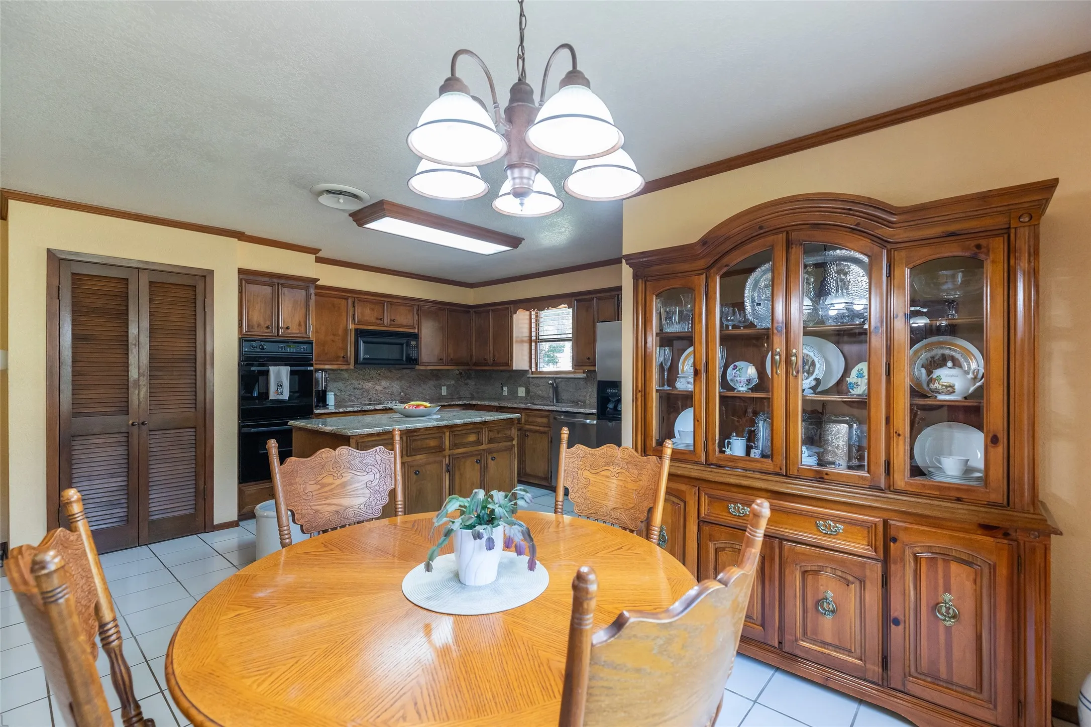 Single Family Residence For Sale in Callahan County , 122 Century Lane, Clyde, Texas 79510, 3 Bedroom, 2 Bathroom, 2 Garage spaces, 1,752 Sqft, built in 1979, mls#21357209, Real Estate Agent in Clyde, Homes For Sale in Callahan county, Homes For Sale in Clyde, Realtor in Clyde Texas, Real Estate Brokerage Independent Realty Texas, Luminita Cordes Realtor