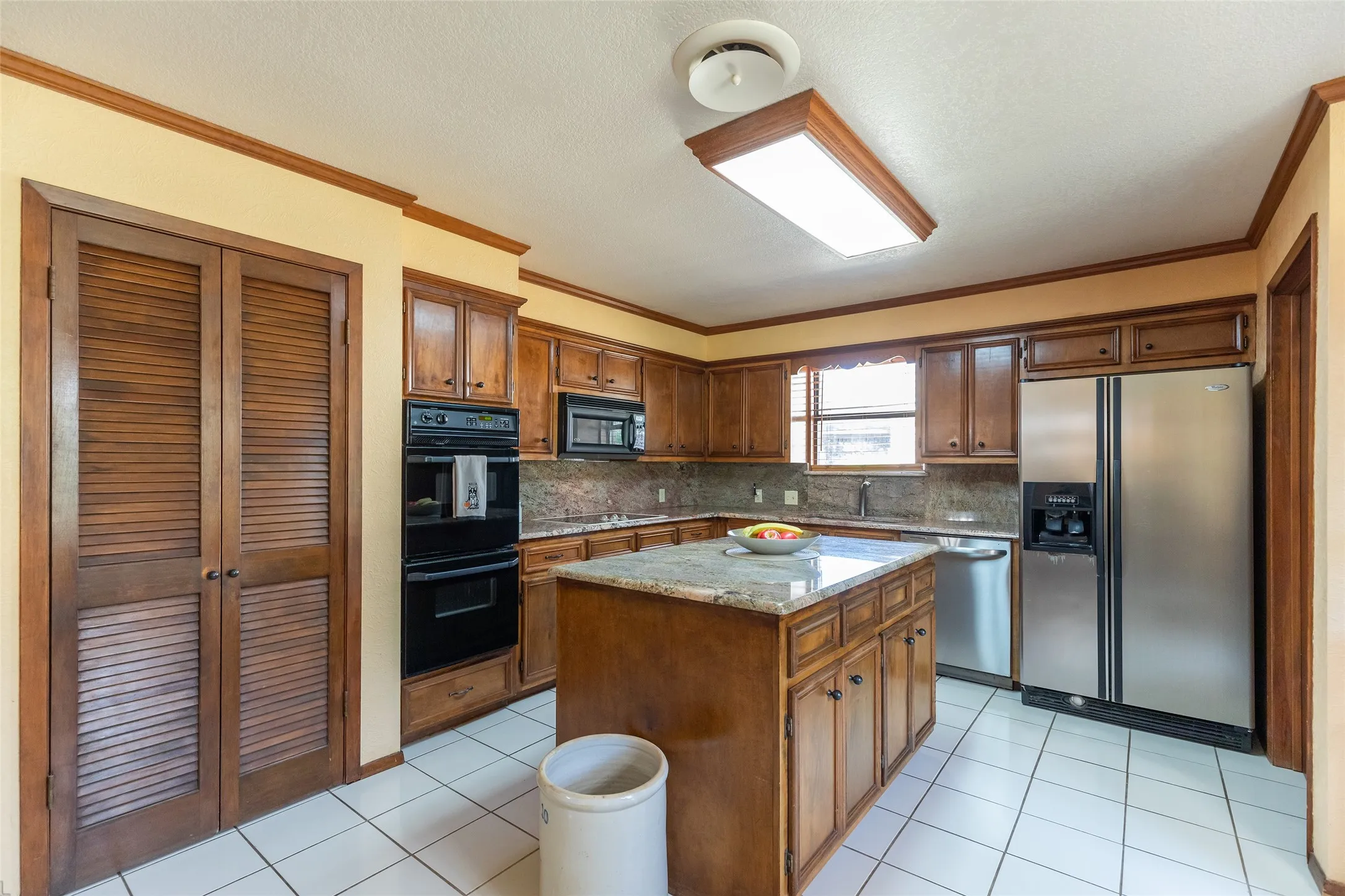 Single Family Residence For Sale in Callahan County , 122 Century Lane, Clyde, Texas 79510, 3 Bedroom, 2 Bathroom, 2 Garage spaces, 1,752 Sqft, built in 1979, mls#21357209, Real Estate Agent in Clyde, Homes For Sale in Callahan county, Homes For Sale in Clyde, Realtor in Clyde Texas, Real Estate Brokerage Independent Realty Texas, Luminita Cordes Realtor