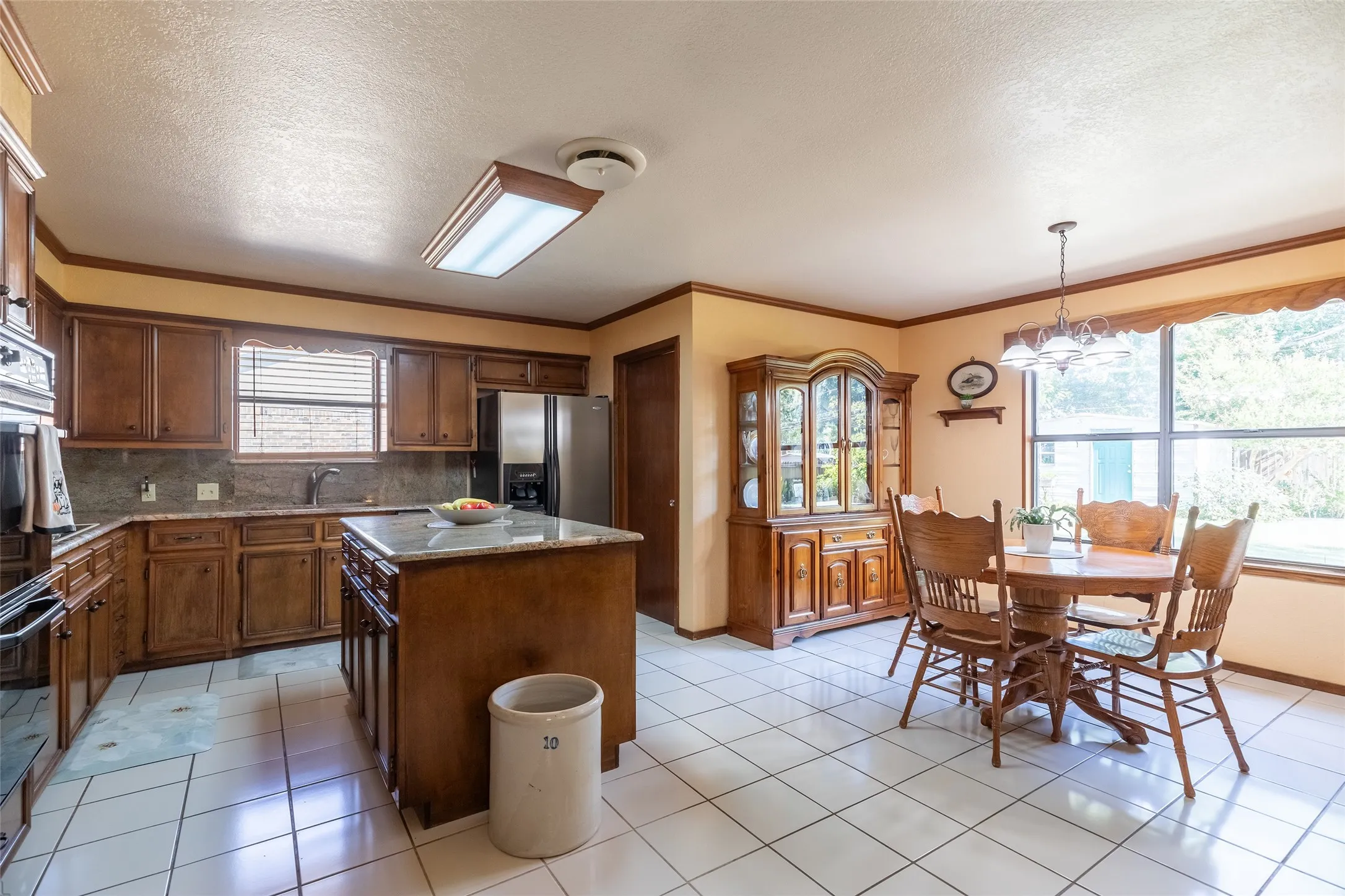 Single Family Residence For Sale in Callahan County , 122 Century Lane, Clyde, Texas 79510, 3 Bedroom, 2 Bathroom, 2 Garage spaces, 1,752 Sqft, built in 1979, mls#21357209, Real Estate Agent in Clyde, Homes For Sale in Callahan county, Homes For Sale in Clyde, Realtor in Clyde Texas, Real Estate Brokerage Independent Realty Texas, Luminita Cordes Realtor
