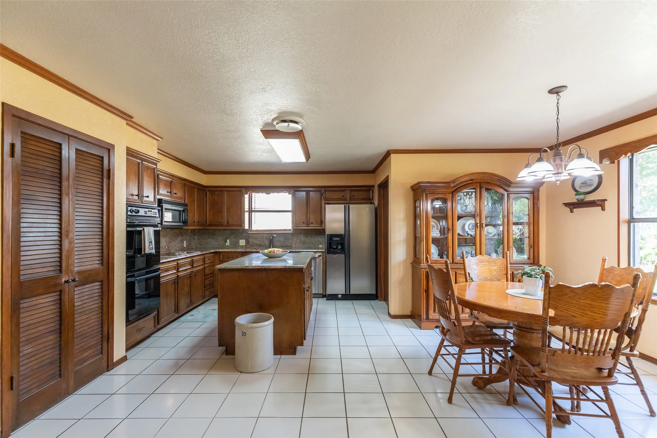 Single Family Residence For Sale in Callahan County , 122 Century Lane, Clyde, Texas 79510, 3 Bedroom, 2 Bathroom, 2 Garage spaces, 1,752 Sqft, built in 1979, mls#21357209, Real Estate Agent in Clyde, Homes For Sale in Callahan county, Homes For Sale in Clyde, Realtor in Clyde Texas, Real Estate Brokerage Independent Realty Texas, Luminita Cordes Realtor