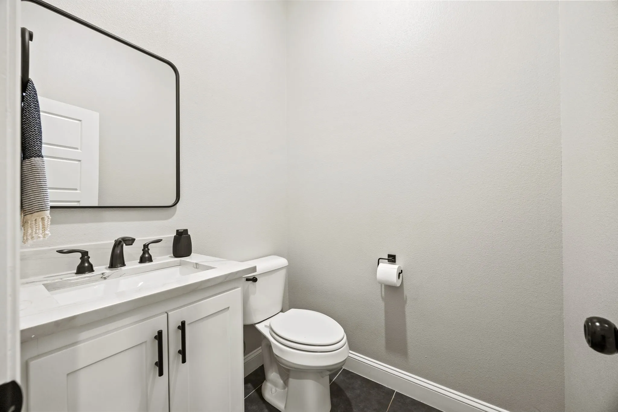 Single Family Residence For Sale in Rains County , 222 Rs County Road 4269, Emory, Texas 75440, 3 Bedroom, 3 Bathroom, 2 Garage spaces, 2,572 Sqft, built in 2023, mls#21363468, Real Estate Agent in Emory, Homes For Sale in Rains county, Homes For Sale in Emory, Realtor in Emory Texas, Real Estate Brokerage Independent Realty Texas, Luminita Cordes Realtor