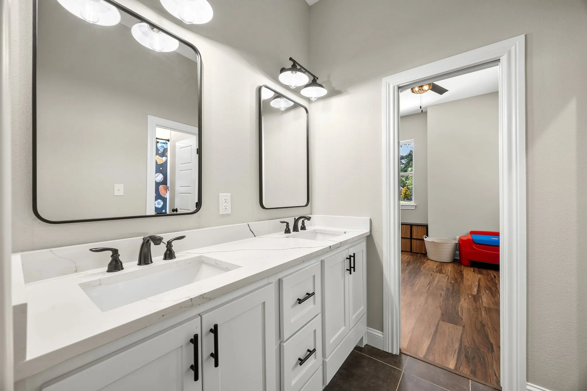 Single Family Residence For Sale in Rains County , 222 Rs County Road 4269, Emory, Texas 75440, 3 Bedroom, 3 Bathroom, 2 Garage spaces, 2,572 Sqft, built in 2023, mls#21363468, Real Estate Agent in Emory, Homes For Sale in Rains county, Homes For Sale in Emory, Realtor in Emory Texas, Real Estate Brokerage Independent Realty Texas, Luminita Cordes Realtor