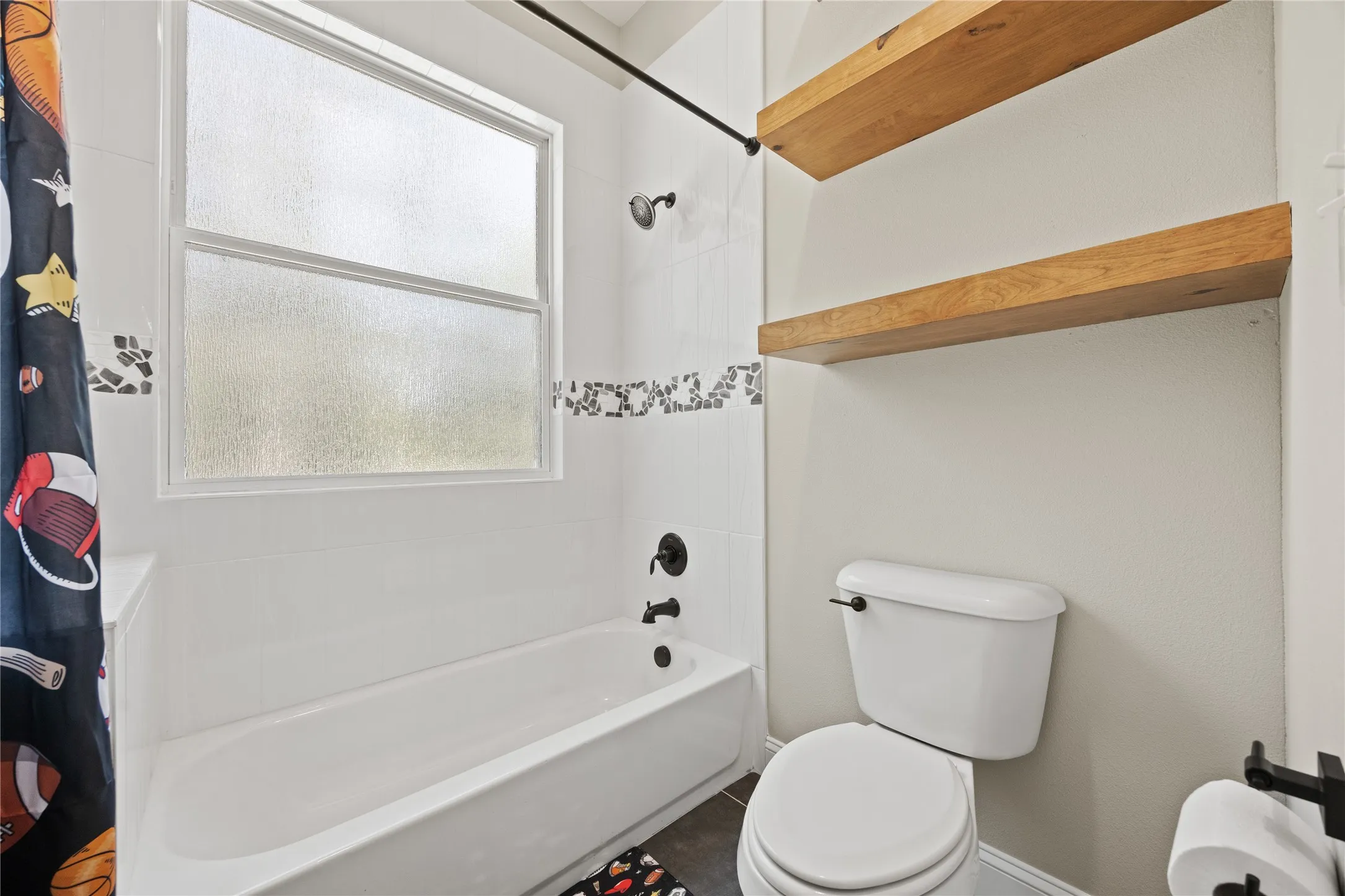 Single Family Residence For Sale in Rains County , 222 Rs County Road 4269, Emory, Texas 75440, 3 Bedroom, 3 Bathroom, 2 Garage spaces, 2,572 Sqft, built in 2023, mls#21363468, Real Estate Agent in Emory, Homes For Sale in Rains county, Homes For Sale in Emory, Realtor in Emory Texas, Real Estate Brokerage Independent Realty Texas, Luminita Cordes Realtor