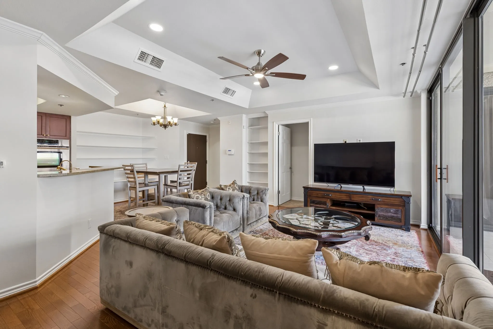 Condominium For Rent in Dallas County , 5909 Luther Lane 1000, Dallas, Texas 75225, 2 Bedroom, 2 Bathroom, 2 Garage spaces, 1,387 Sqft, built in 1983, mls#21365147, Real Estate Agent in Dallas, Homes For Rent in Dallas county, Homes For Rent in Dallas, Realtor in Dallas Texas, Real Estate Brokerage Independent Realty Texas, Luminita Cordes Realtor