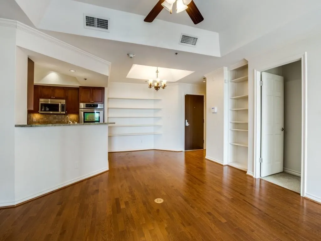 Condominium For Rent in Dallas County , 5909 Luther Lane 1000, Dallas, Texas 75225, 2 Bedroom, 2 Bathroom, 2 Garage spaces, 1,387 Sqft, built in 1983, mls#21365147, Real Estate Agent in Dallas, Homes For Rent in Dallas county, Homes For Rent in Dallas, Realtor in Dallas Texas, Real Estate Brokerage Independent Realty Texas, Luminita Cordes Realtor