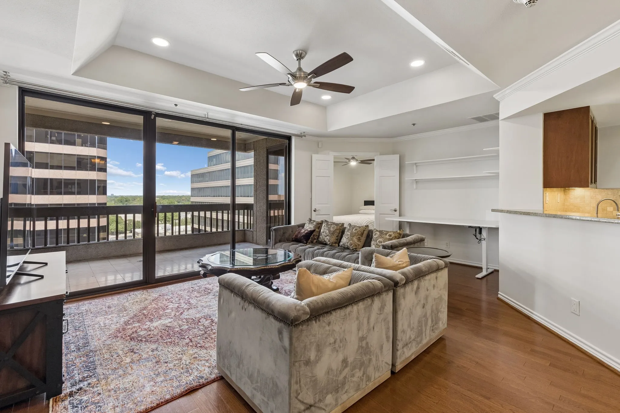 Condominium For Rent in Dallas County , 5909 Luther Lane 1000, Dallas, Texas 75225, 2 Bedroom, 2 Bathroom, 2 Garage spaces, 1,387 Sqft, built in 1983, mls#21365147, Real Estate Agent in Dallas, Homes For Rent in Dallas county, Homes For Rent in Dallas, Realtor in Dallas Texas, Real Estate Brokerage Independent Realty Texas, Luminita Cordes Realtor