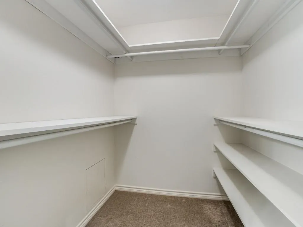 Condominium For Rent in Dallas County , 5909 Luther Lane 1000, Dallas, Texas 75225, 2 Bedroom, 2 Bathroom, 2 Garage spaces, 1,387 Sqft, built in 1983, mls#21365147, Real Estate Agent in Dallas, Homes For Rent in Dallas county, Homes For Rent in Dallas, Realtor in Dallas Texas, Real Estate Brokerage Independent Realty Texas, Luminita Cordes Realtor