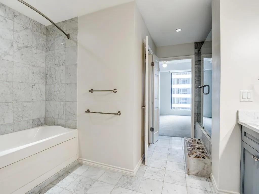Condominium For Rent in Dallas County , 5909 Luther Lane 1000, Dallas, Texas 75225, 2 Bedroom, 2 Bathroom, 2 Garage spaces, 1,387 Sqft, built in 1983, mls#21365147, Real Estate Agent in Dallas, Homes For Rent in Dallas county, Homes For Rent in Dallas, Realtor in Dallas Texas, Real Estate Brokerage Independent Realty Texas, Luminita Cordes Realtor