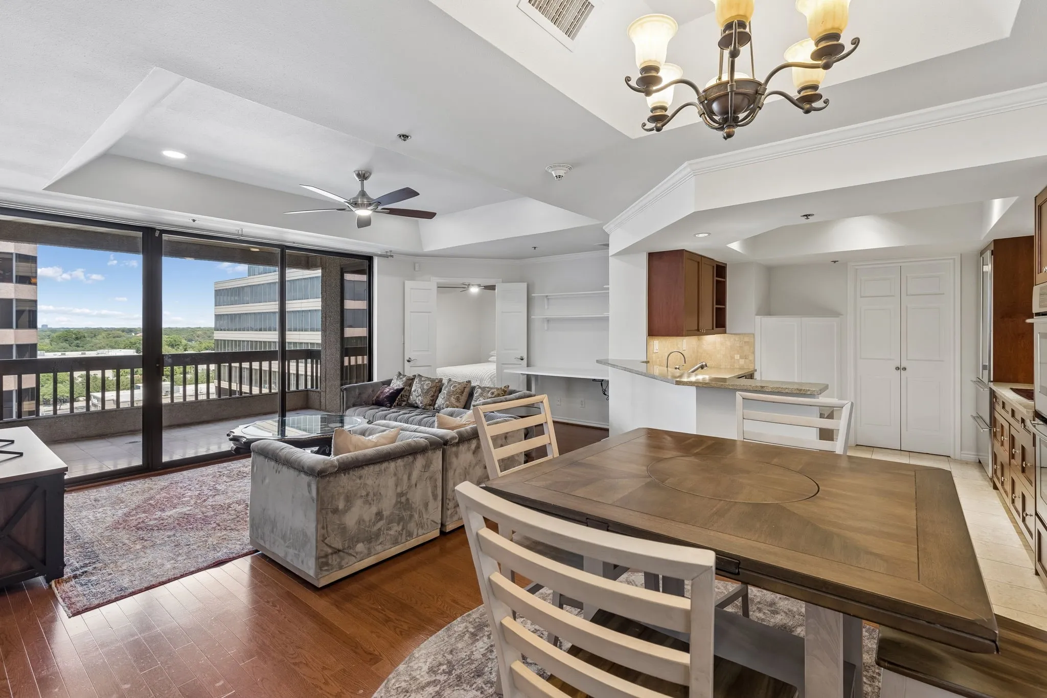Condominium For Rent in Dallas County , 5909 Luther Lane 1000, Dallas, Texas 75225, 2 Bedroom, 2 Bathroom, 2 Garage spaces, 1,387 Sqft, built in 1983, mls#21365147, Real Estate Agent in Dallas, Homes For Rent in Dallas county, Homes For Rent in Dallas, Realtor in Dallas Texas, Real Estate Brokerage Independent Realty Texas, Luminita Cordes Realtor
