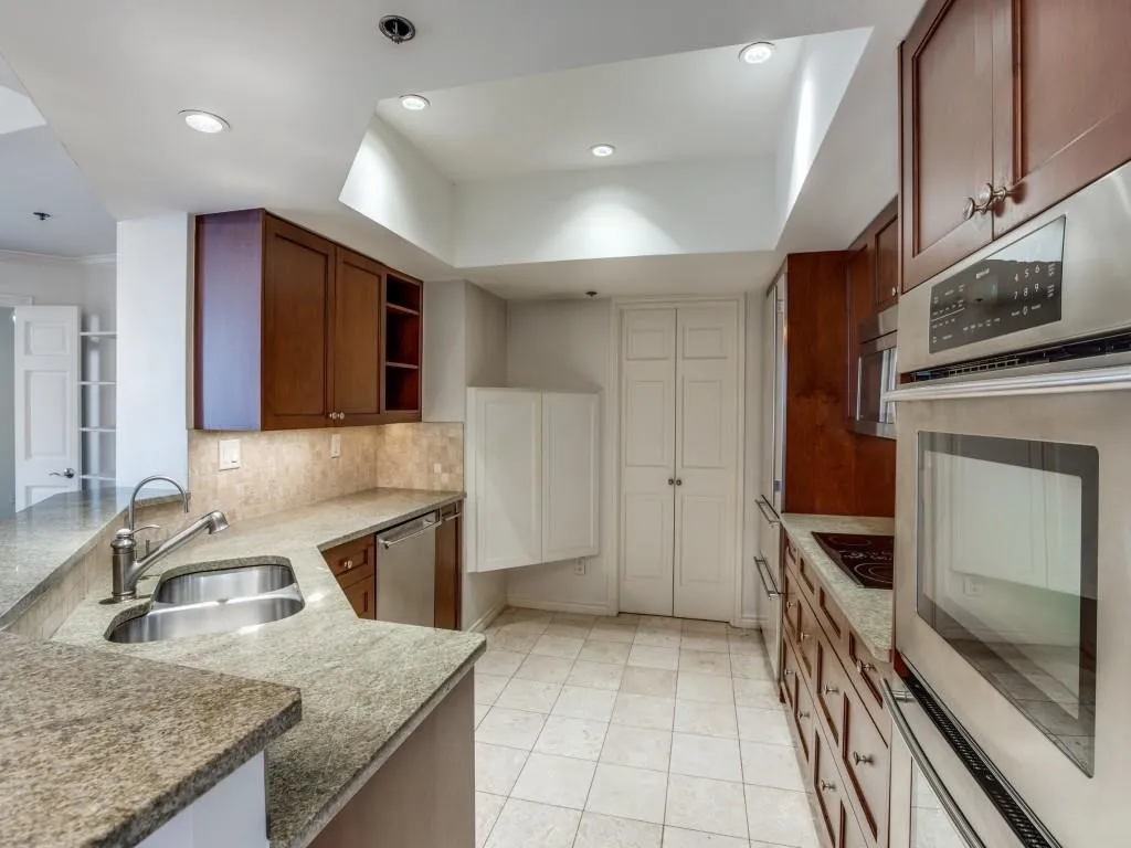 Condominium For Rent in Dallas County , 5909 Luther Lane 1000, Dallas, Texas 75225, 2 Bedroom, 2 Bathroom, 2 Garage spaces, 1,387 Sqft, built in 1983, mls#21365147, Real Estate Agent in Dallas, Homes For Rent in Dallas county, Homes For Rent in Dallas, Realtor in Dallas Texas, Real Estate Brokerage Independent Realty Texas, Luminita Cordes Realtor