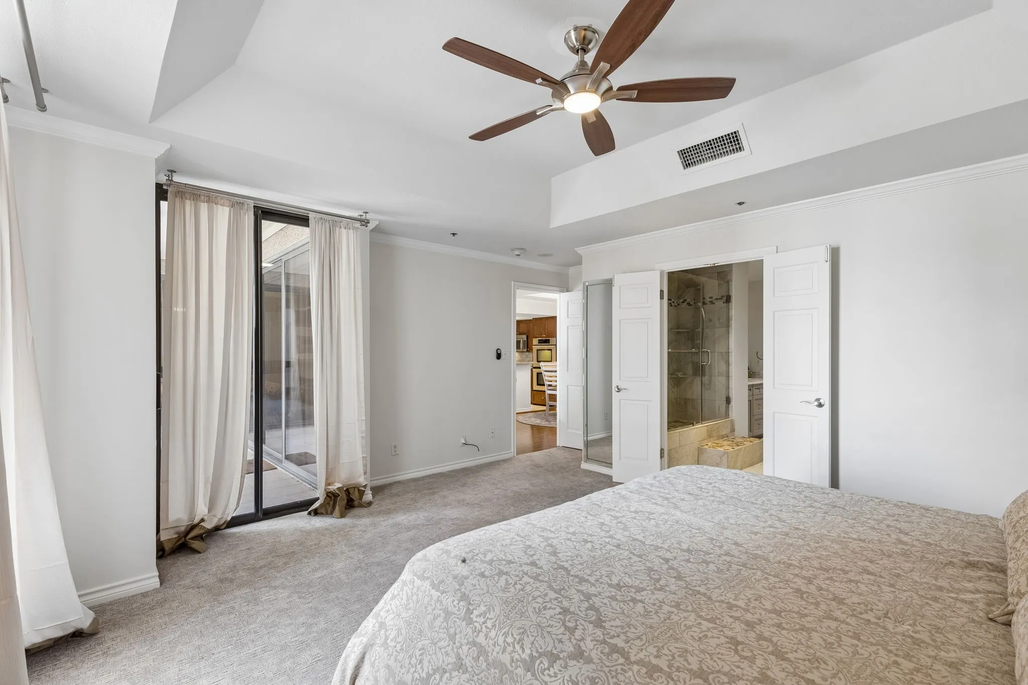 Condominium For Rent in Dallas County , 5909 Luther Lane 1000, Dallas, Texas 75225, 2 Bedroom, 2 Bathroom, 2 Garage spaces, 1,387 Sqft, built in 1983, mls#21365147, Real Estate Agent in Dallas, Homes For Rent in Dallas county, Homes For Rent in Dallas, Realtor in Dallas Texas, Real Estate Brokerage Independent Realty Texas, Luminita Cordes Realtor
